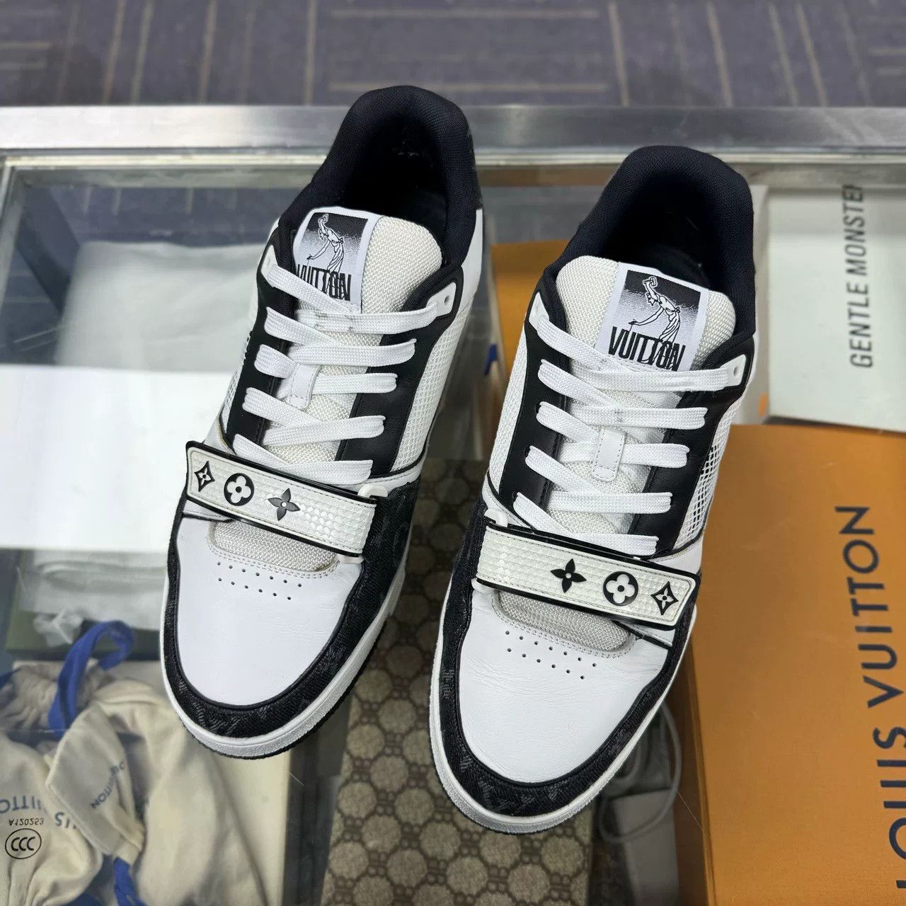 Louis Vuitton Louis Vuitton LV Trainer Sneakers Size US 10 / EU 43 - 1 Thumbnail