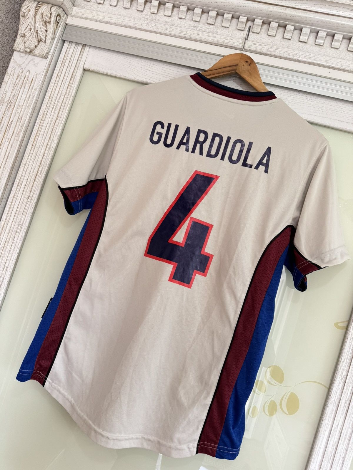 Nike Vintage Guardiola #4 Barcelona 1998-2001 Away Soccer Jersey Size US XL / EU 56 / 4 - 3 Thumbnail