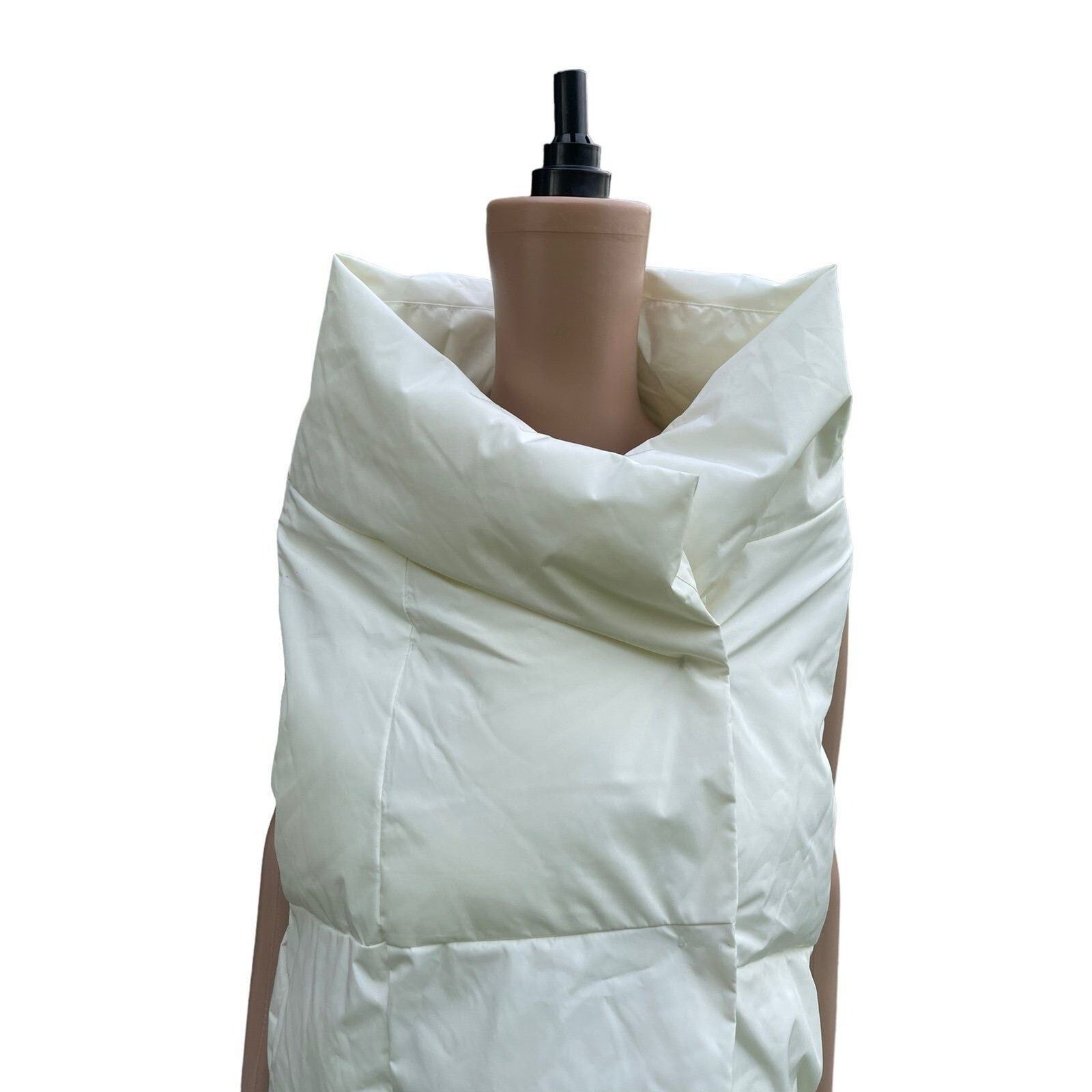 Other Pretty rugged white Waterproof Pretty Puffer Vest SZ:M/L NWT Size S / US 4 / IT 40 - 3 Thumbnail