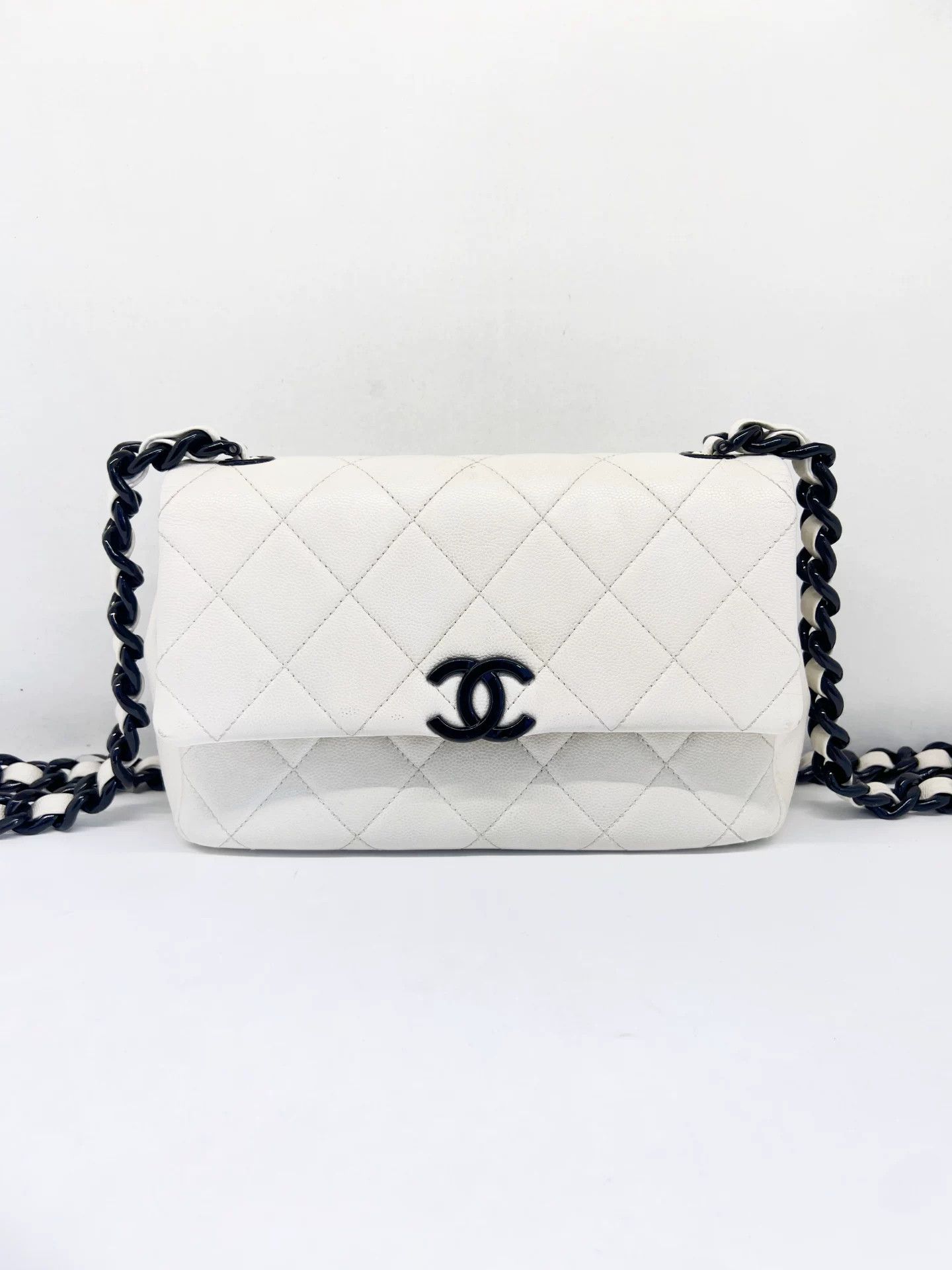 Chanel Pre-loved Bag Very good condition Size ONE SIZE - 1 Thumbnail