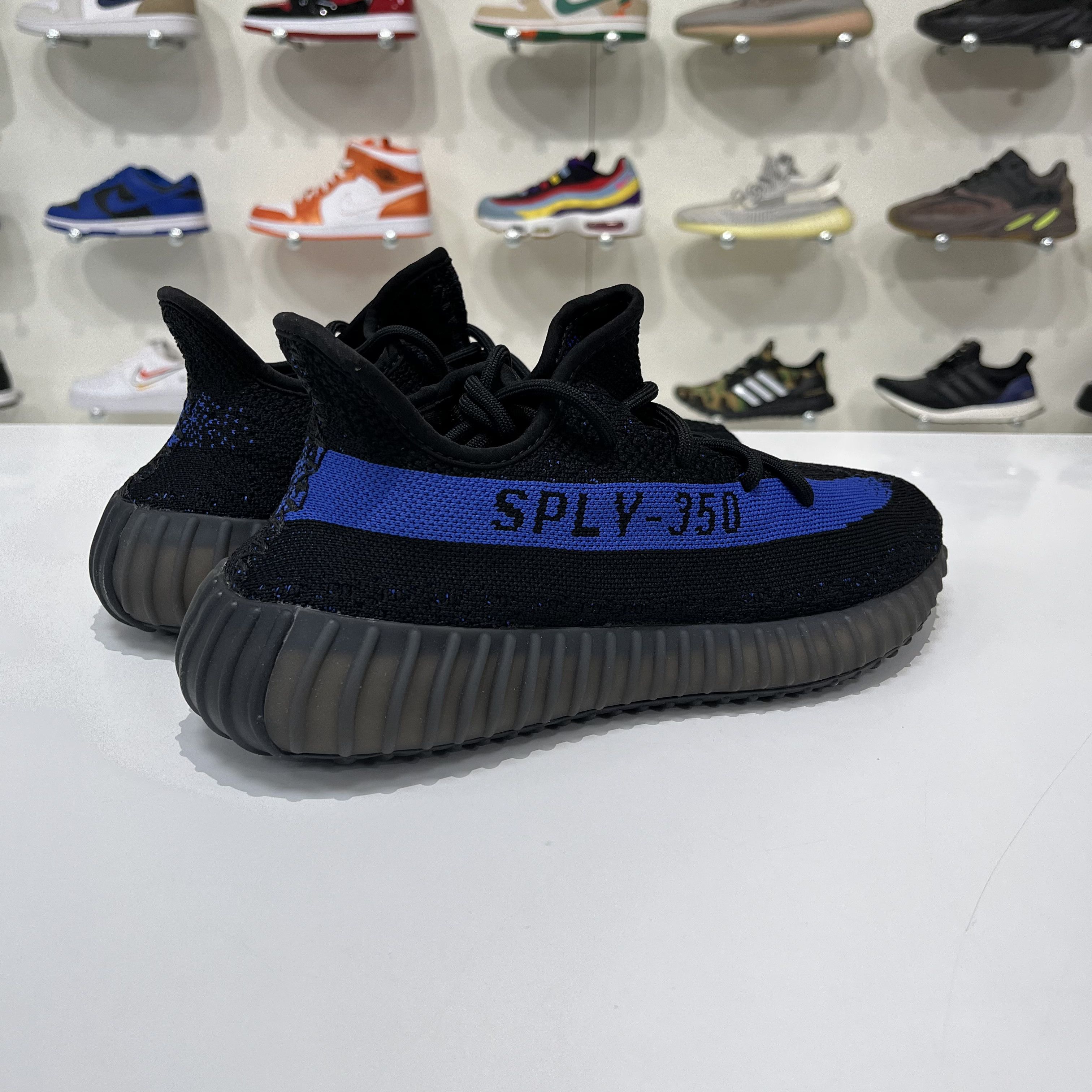Adidas Adidas Yeezy Boost 350 V2 Dazzling Blue Size US 8.5 / EU 41-42 - 6 Thumbnail