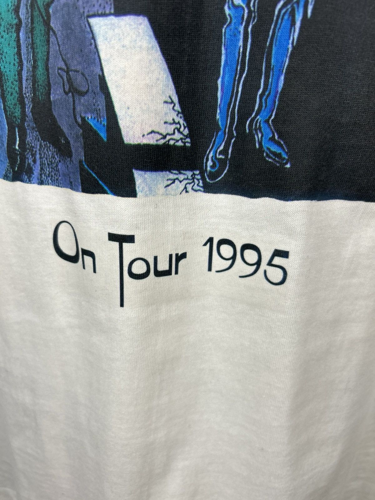 Band Tees Vintage 90s Like Ice Like Fire Tour 1995 Graphic Print Tee Size US M / EU 48-50 / 2 - 12 Thumbnail