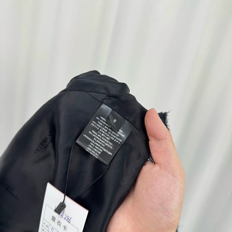 Vetements Vetements Patch lettering short plaid blazer Size US S / EU 44-46 / 1 - 8 Thumbnail