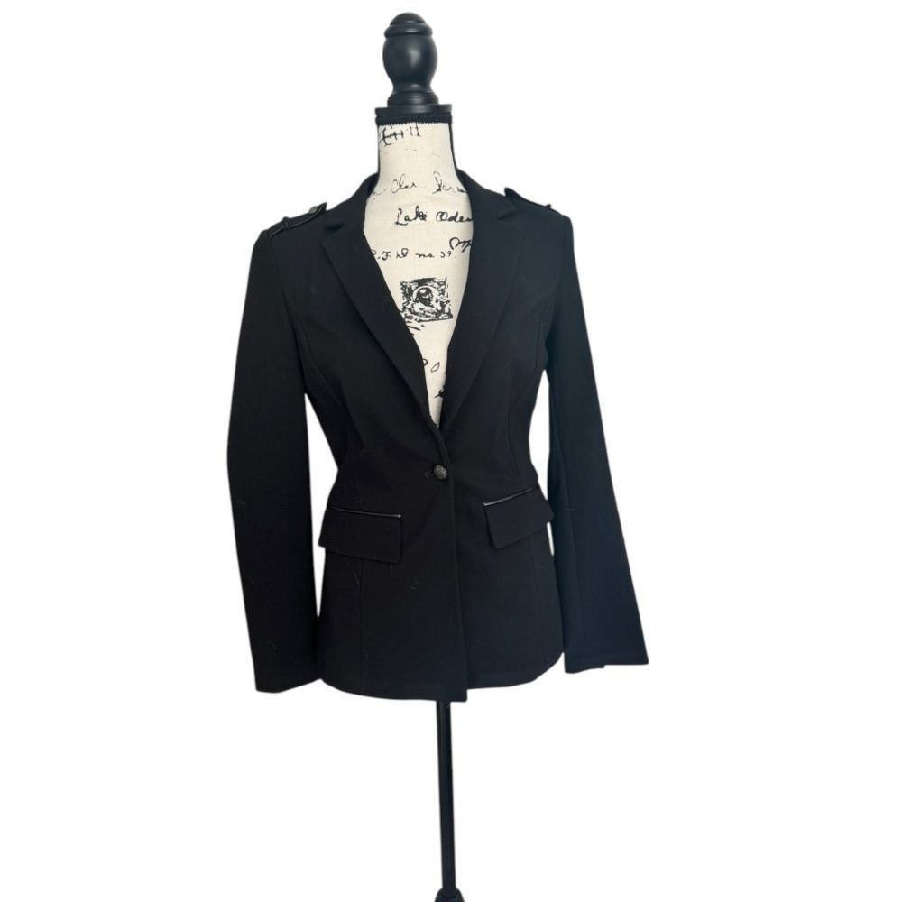 White House Black Market White House Black Market Size 4 Black Jacket Blazer Size S / US 4 / IT 40 - 1 Thumbnail