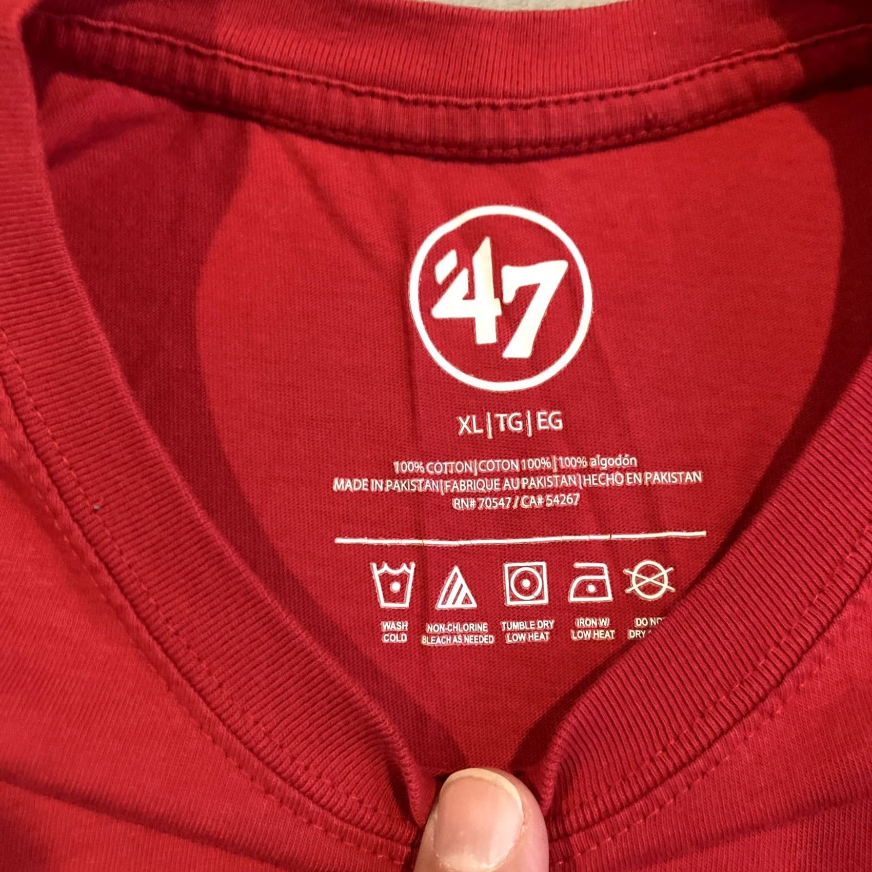 47 VINTAGE? Chicago Bulls 47 Brand Spell Out Logo T-Shirt - XL Red Men Short Sleeve Crew Neck Logo Graphic 47 Brand Men T-Shirt Size US XL / EU 56 / 4 - 4 Thumbnail