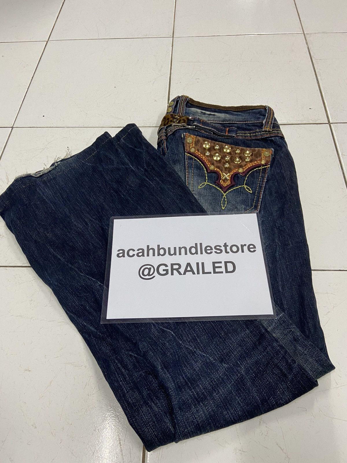 Japanese Brand RED PEPPER LEOPARD STYLE BUCKLE FLARE DENIM JEANS Size US 29 - 20 Thumbnail
