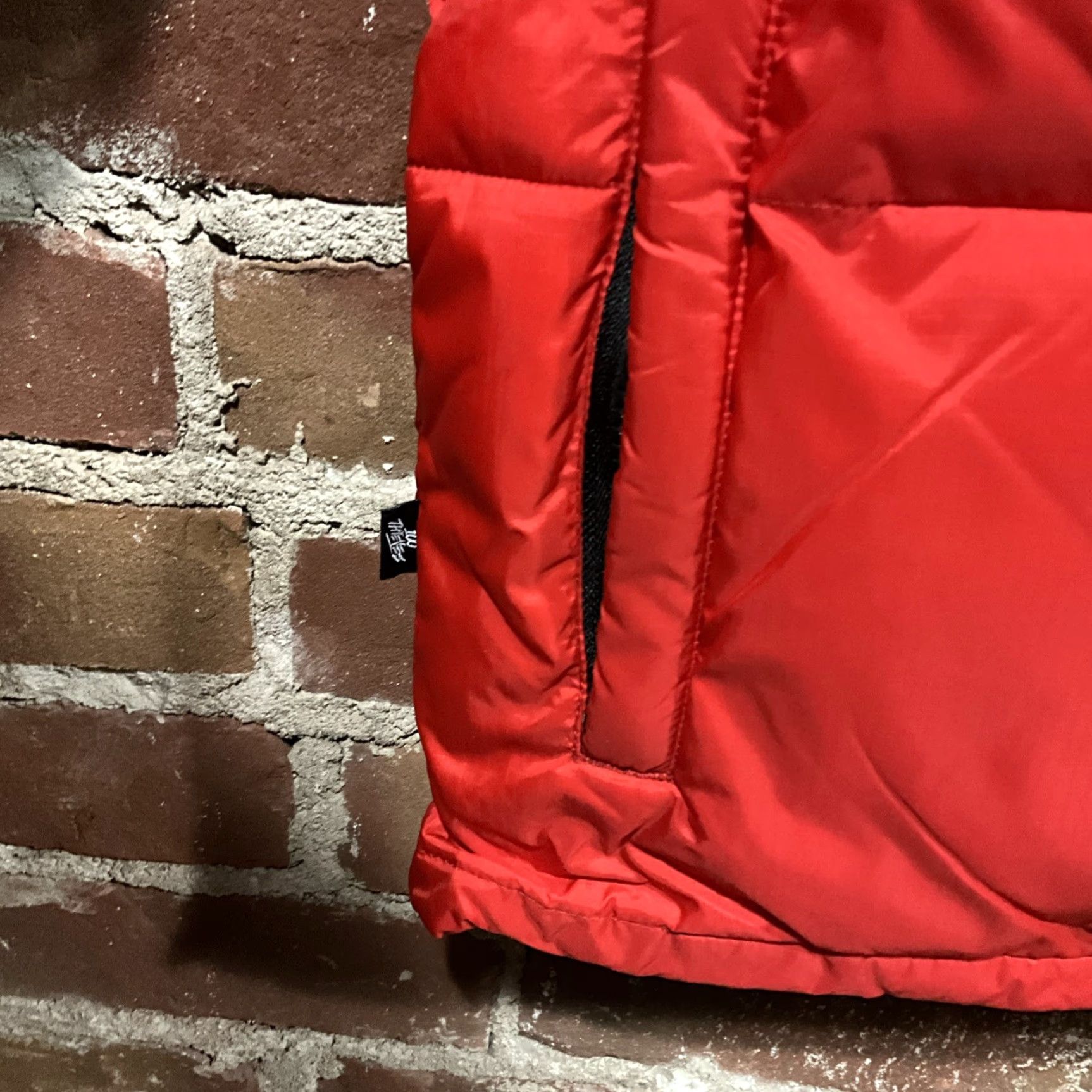 100 Thieves 100 Thieves Jacket XL Red/Black Puffer Zip Full Zip Logo Mens 100 Thieves FW22 NWT Winter Casual Size XL Size US XL / EU 56 / 4 - 7 Thumbnail