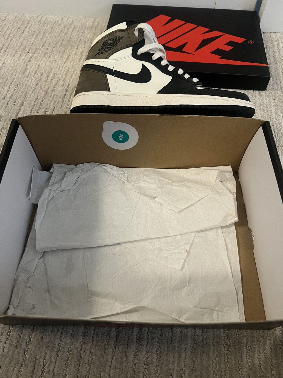 Nike Jordan 1 Retro High Dark Mocha Size US 9.5 / EU 42-43 - 11 Thumbnail