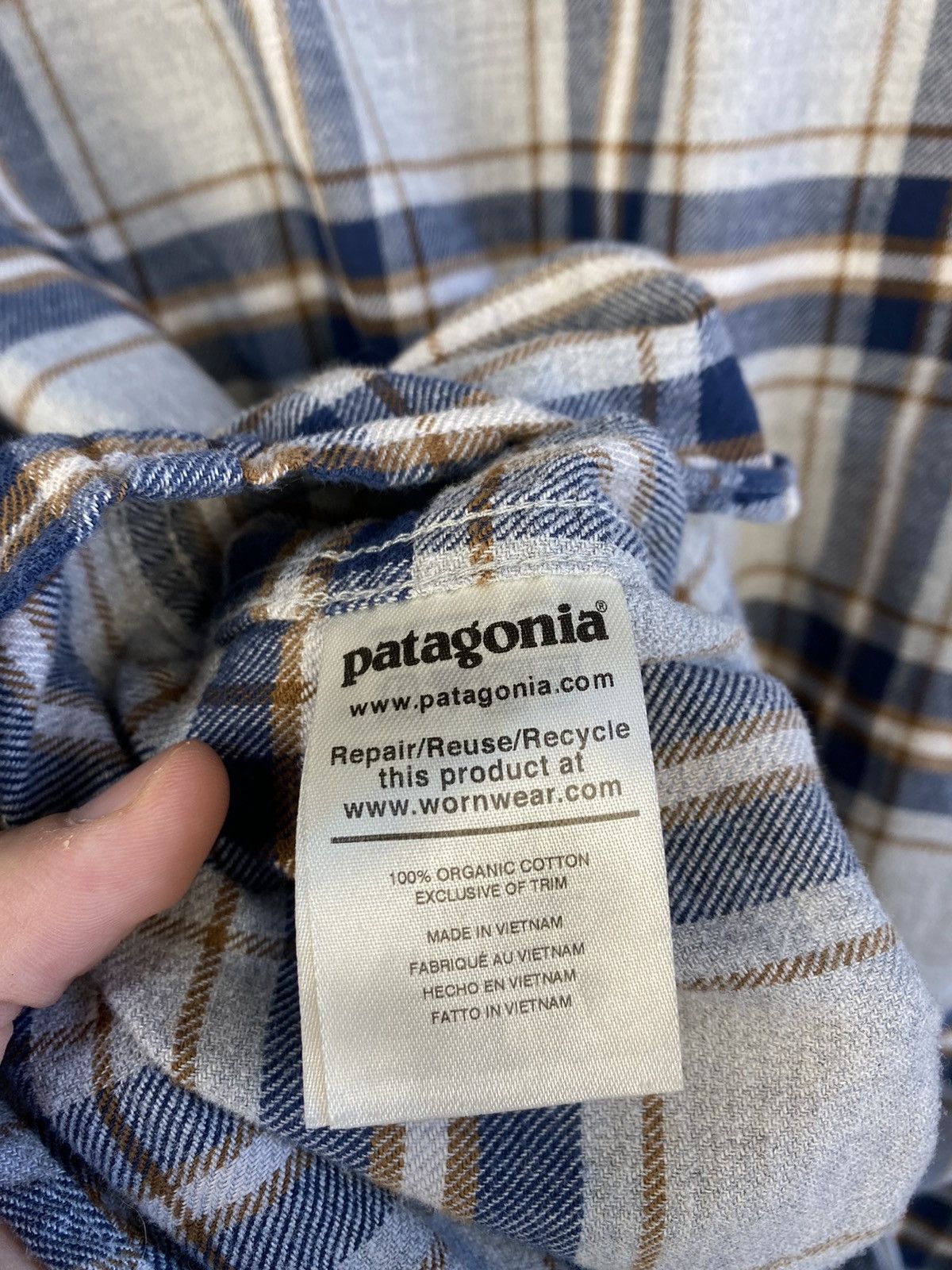 Patagonia Patagonia Shirt Large Mens Button Up Long Sleeve Organic Size US L / EU 52-54 / 3 - 8 Thumbnail