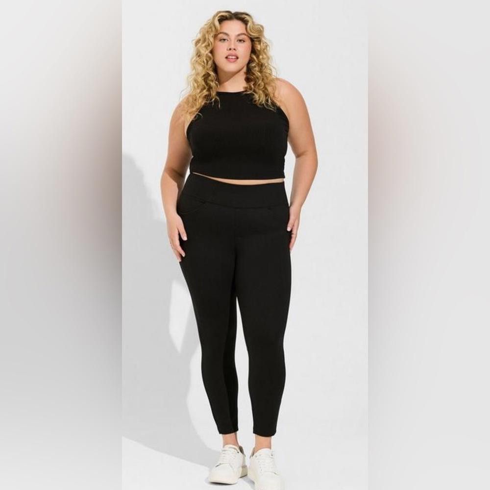Torrid Torrid Pocket Pixie Skinny Studio Luxe Ponte High-Rise Pant Size 40" / US 18 - 1 Thumbnail