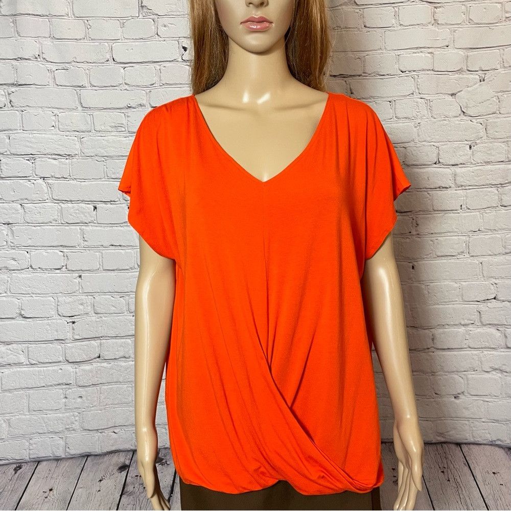 Vince Camuto New Vince Camuto Red Drape Front Short Sleeve Top Size L Size L / US 10 / IT 46 - 1 Thumbnail