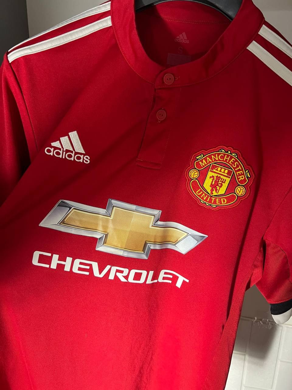 Adidas VINTAGE ADIDAS FC MANCHESTER UNITED ENGLAND SOCCER JERSEY Size US S / EU 44-46 / 1 - 2 Thumbnail