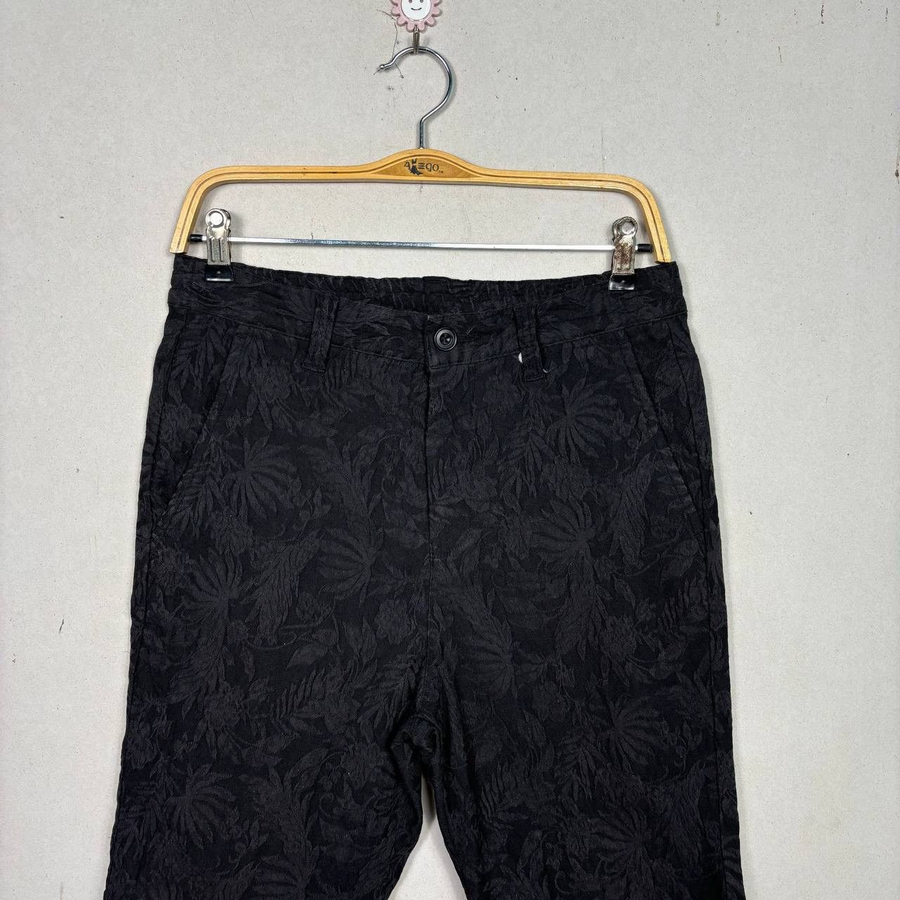 Tornado Mart Tornado Mart Floral Graphic Black Shorts Size US 30 / EU 46 - 3 Thumbnail