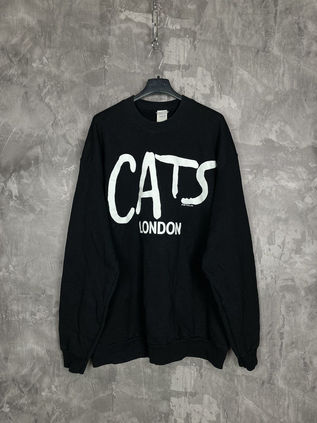 Band Tees × Vintage Cats London opera 80’s 1981 Avant Garde Cutie Sweatshirt Size US XL / EU 56 / 4 - 1 Thumbnail