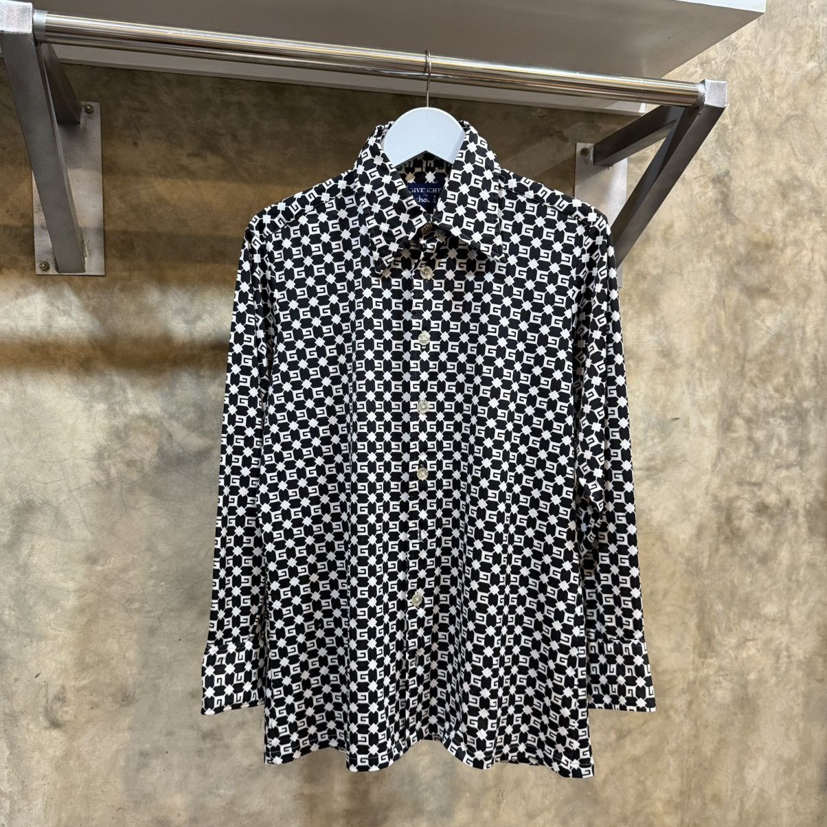Givenchy Vintage Givenchy For Chesa Size US L / EU 52-54 / 3 - 1 Thumbnail