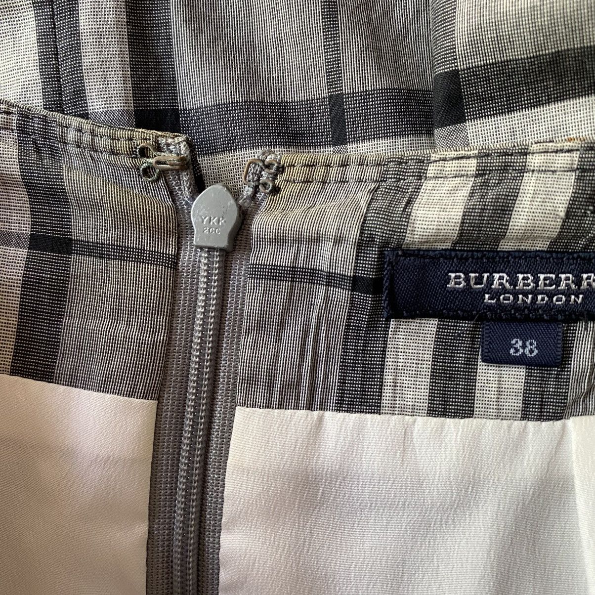 Burberry Burberry Gray Checkered Flared Skirt with Lining Size 26" / US 2 / IT 38 - 10 Thumbnail