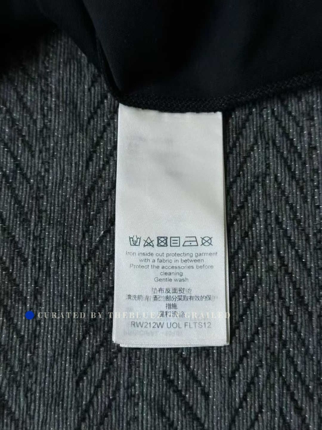 Louis Vuitton Louis Vuitton LV Color Block Neck Logo Tee Size US S / EU 44-46 / 1 - 4 Thumbnail