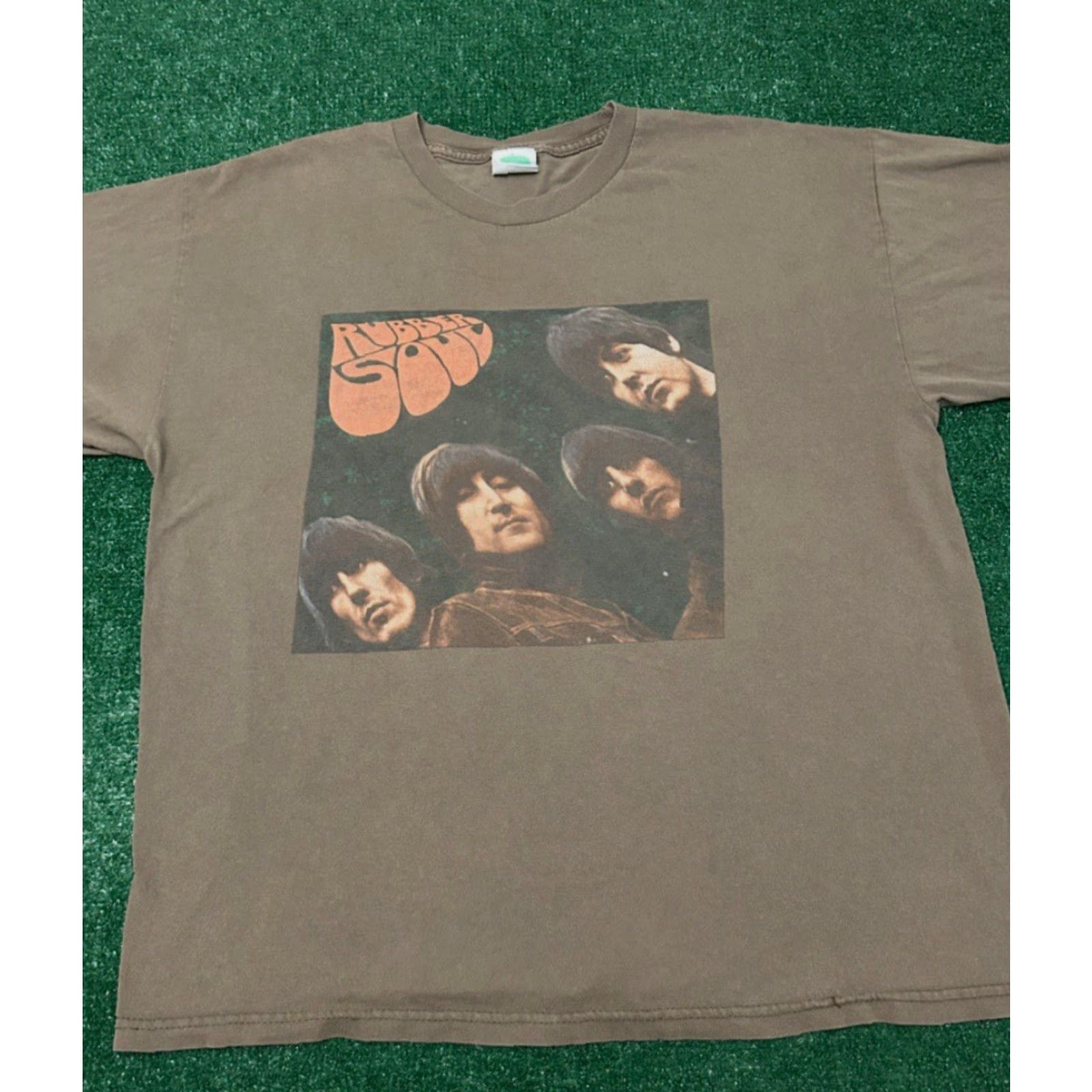 Vintage VINTAGE The Beatles Rubber Soul Album Band Tee Apple 2005 VTG Shirt XL Green Men Short Sleeve Rock 90s Size US XL / EU 56 / 4 - 3 Thumbnail