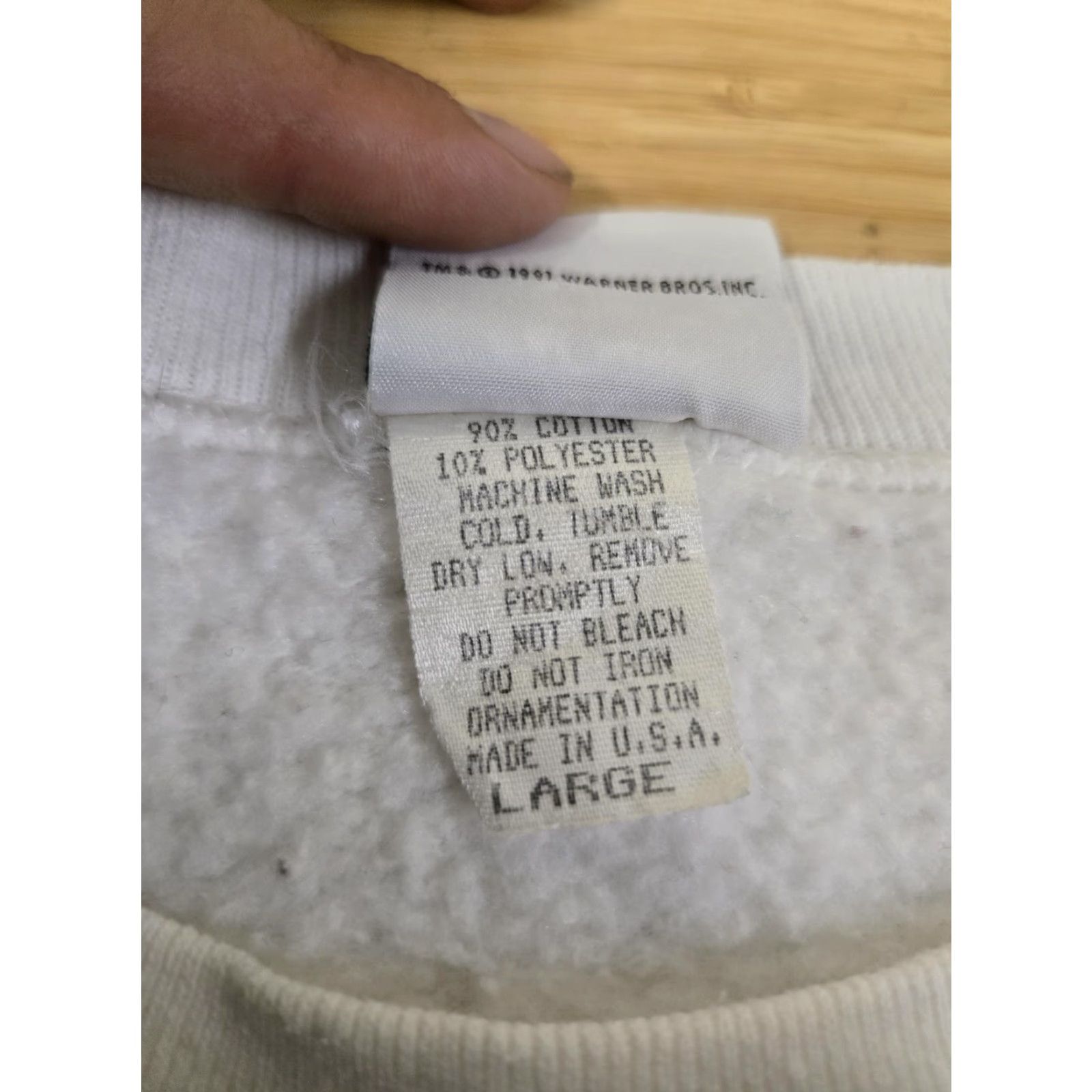 Vintage VINTAGE Looney Tunes Sweatshirt Mens Large White Crewneck Made USA Two Sided 90s Size US L / EU 52-54 / 3 - 6 Thumbnail
