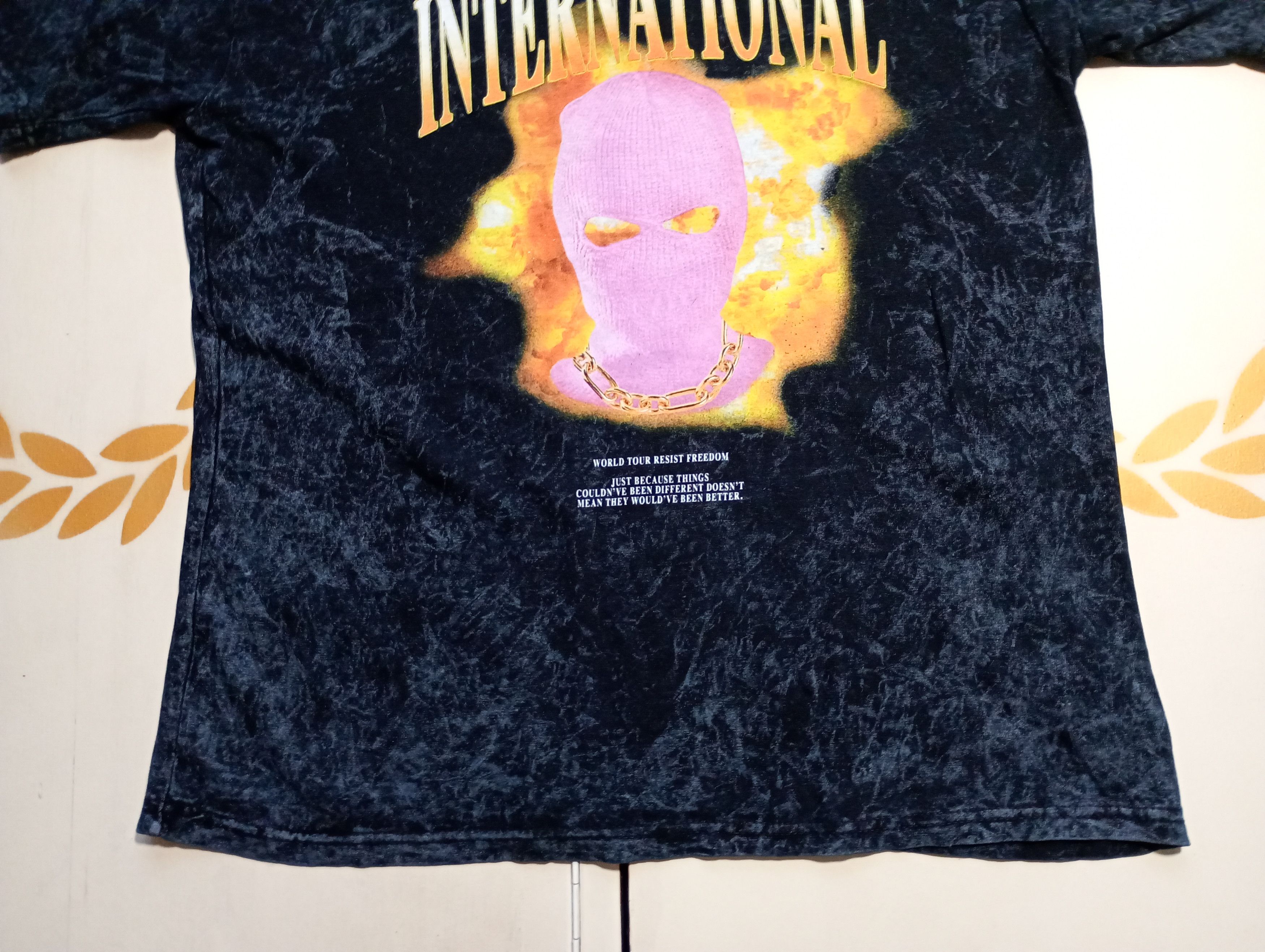 Vintage International World Tour Resist Freedom T-Shirt Size US L / EU 52-54 / 3 - 3 Thumbnail