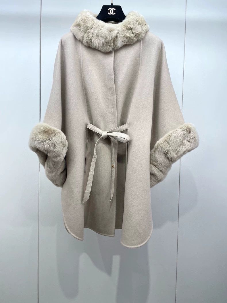 Loro Piana Loro piana Classic chinchilla cloak coat 2506-Nextarrow Size ONE SIZE - 1 Thumbnail
