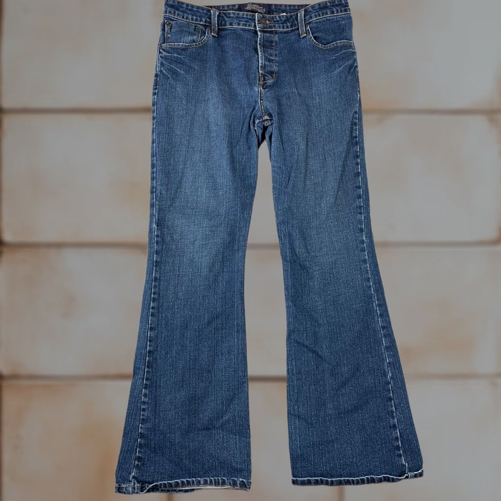 Vintage VINTAGE Levi's Flare Jeans Womens 13 Blue Low Rise Button Fly Distressed 5-Pocket Denim Jeans Size 34" / US 12 / IT 48 - 1 Thumbnail