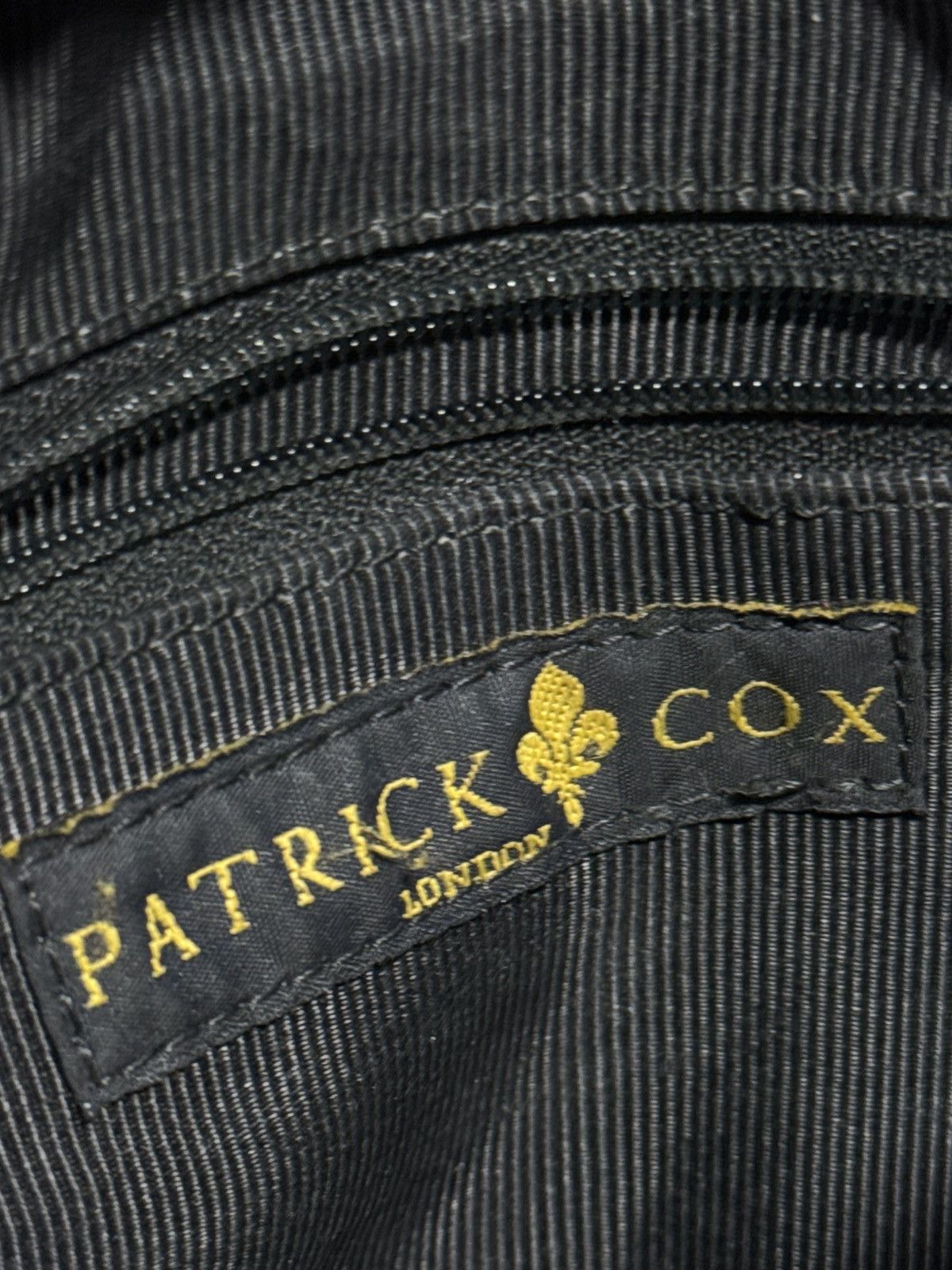 Patrick Cox Vintage Patrick Cox Fleur-De-Lis Monogram Side Bag Size ONE SIZE - 8 Thumbnail