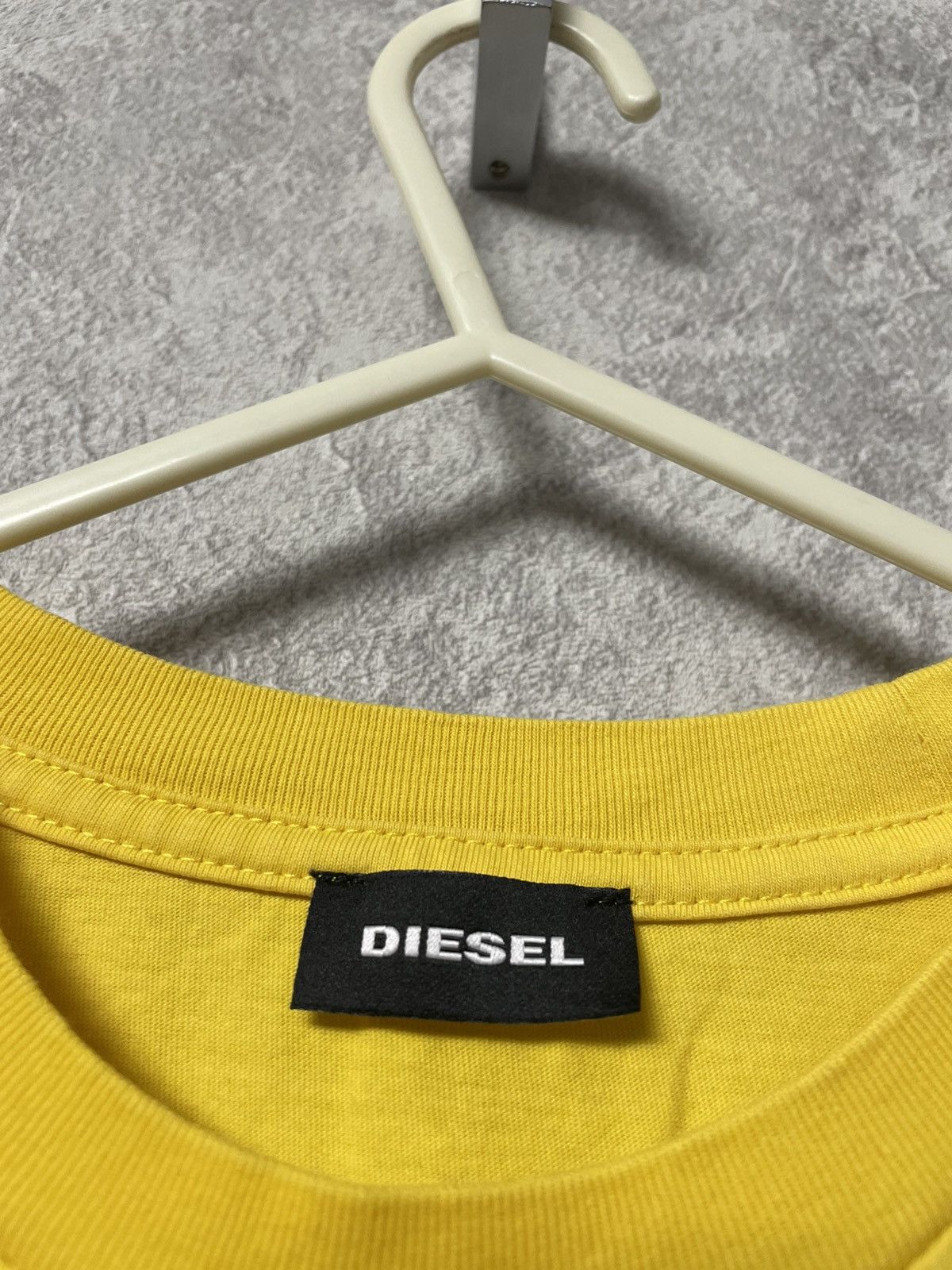 Diesel Diesel Embroidered Big Logo Yellow T-Shirt Y2K Size US S / EU 44-46 / 1 - 8 Thumbnail