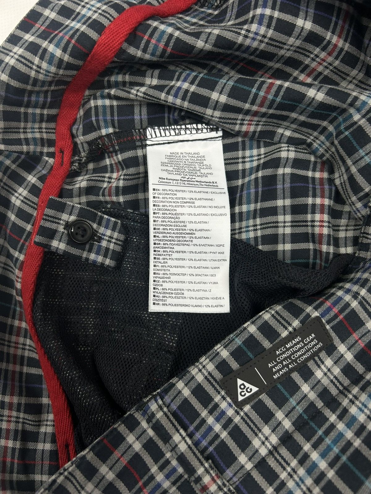 Nike ACG Vintage Nike ACG Plaid Cargo Shorts Size M Outdoor Y2k Size US 32 / EU 48 - 13 Thumbnail