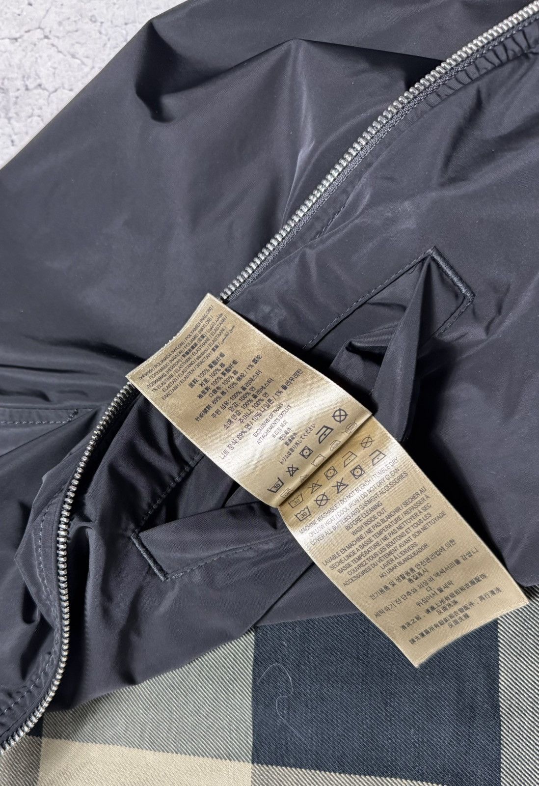 Burberry Burberry London England Nylon Black Light Bomber Jacket Size US XL / EU 56 / 4 - 12 Thumbnail