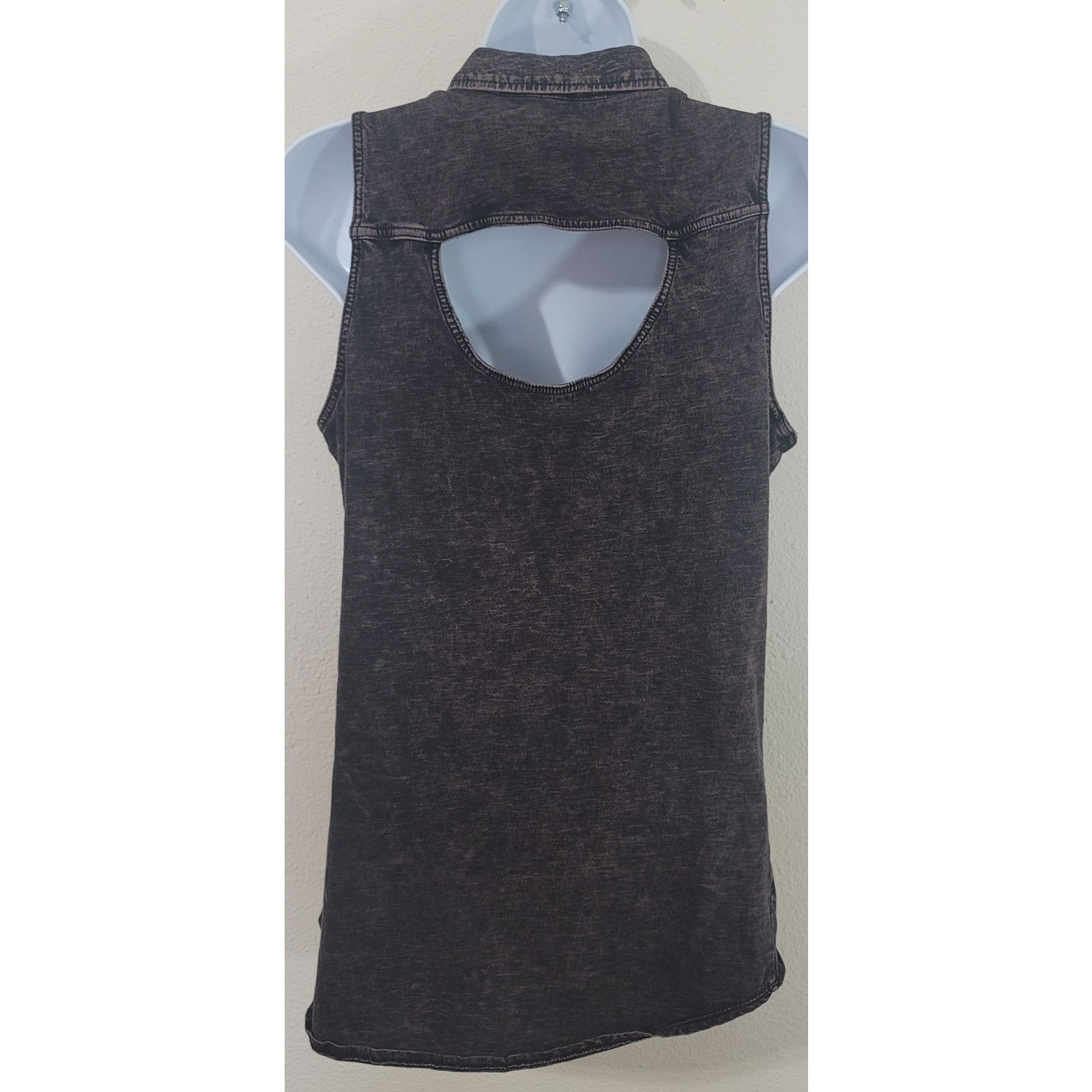 Rock & Republic Rock & Republic Purple Button Up Sleeveless Cut Out Back S Size S / US 4 / IT 40 - 4 Thumbnail