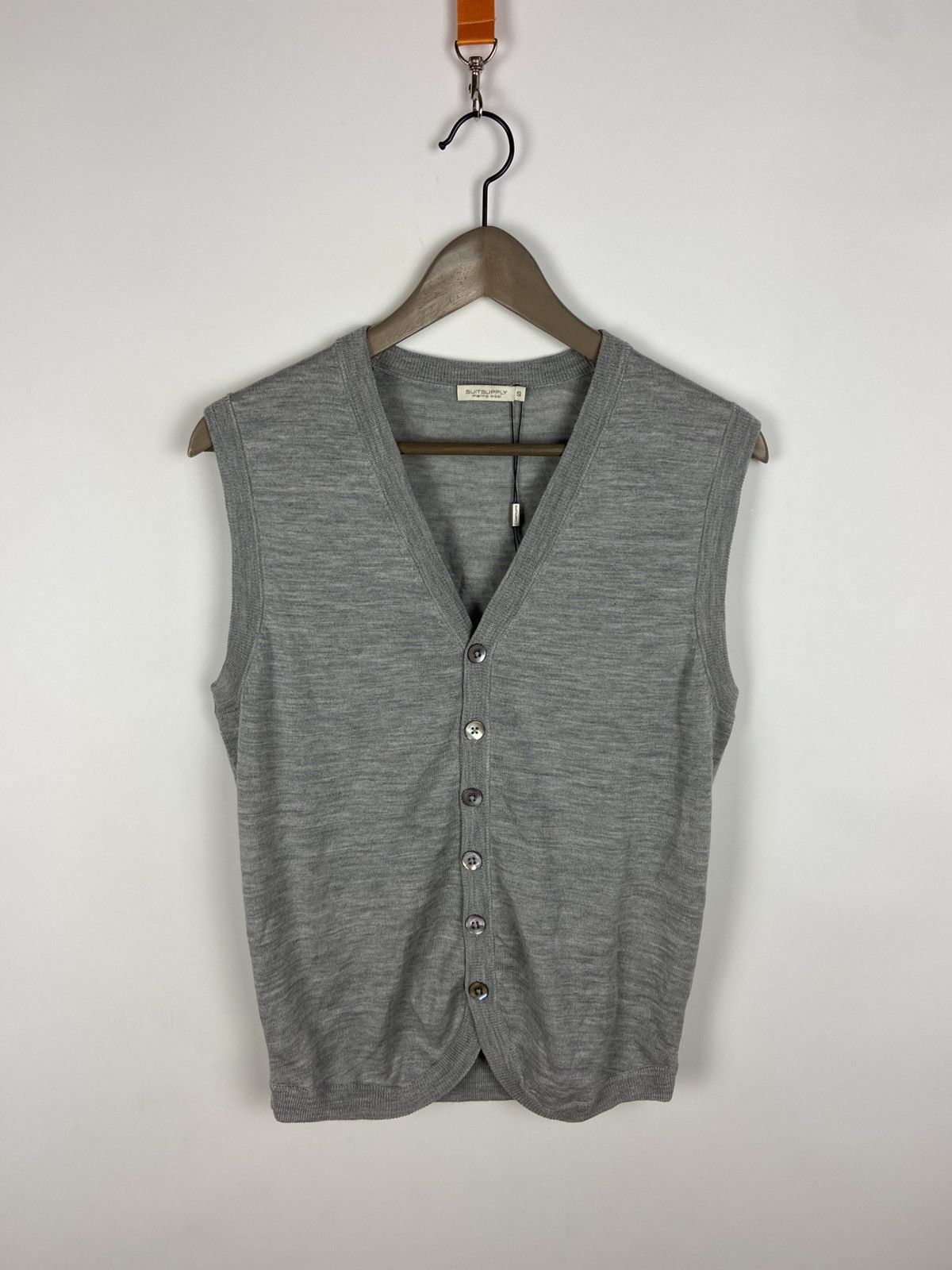 Designer × Suitsupply Suitsupply Gray Button Wool Vest Mens Size US S / EU 44-46 / 1 - 1 Thumbnail