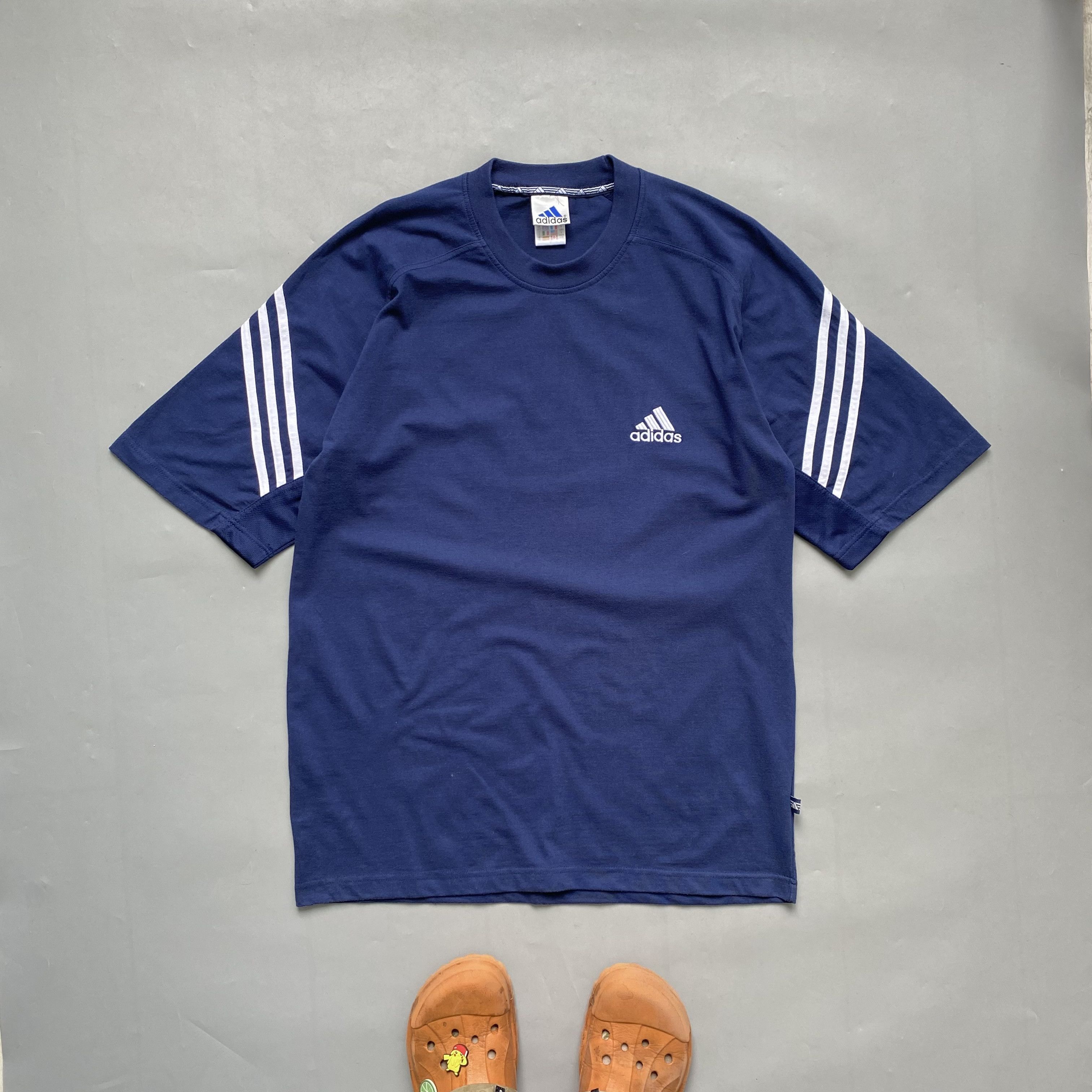 Adidas Vintage 90s Adidas Tee mini logo thre striped sportwear Size US L / EU 52-54 / 3 - 1 Thumbnail