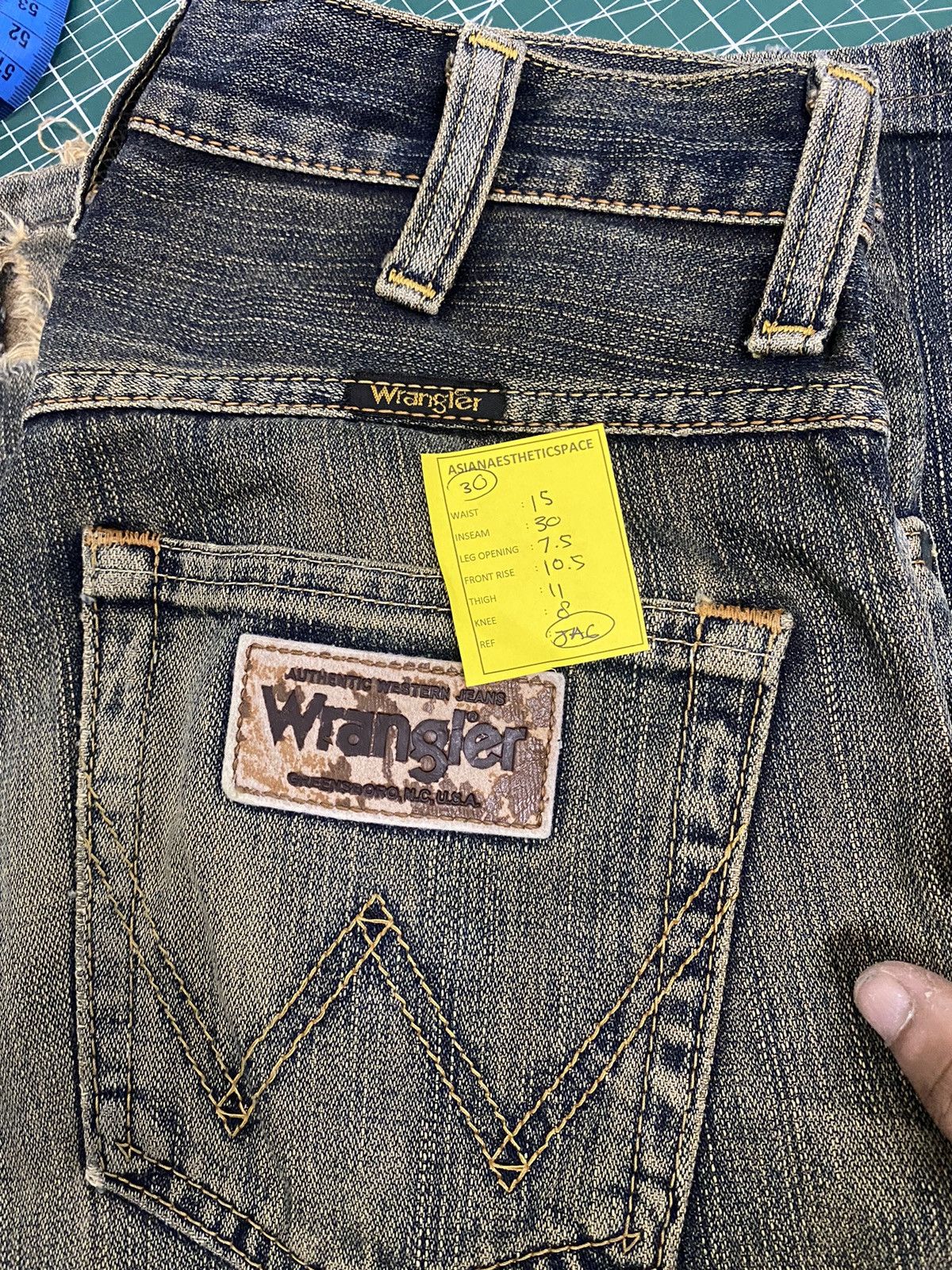 Japanese Brand × Wrangler Wrangler Denim Mud Washed Whisker Distressed Loose Fit Size US 30 / EU 46 - 21 Thumbnail