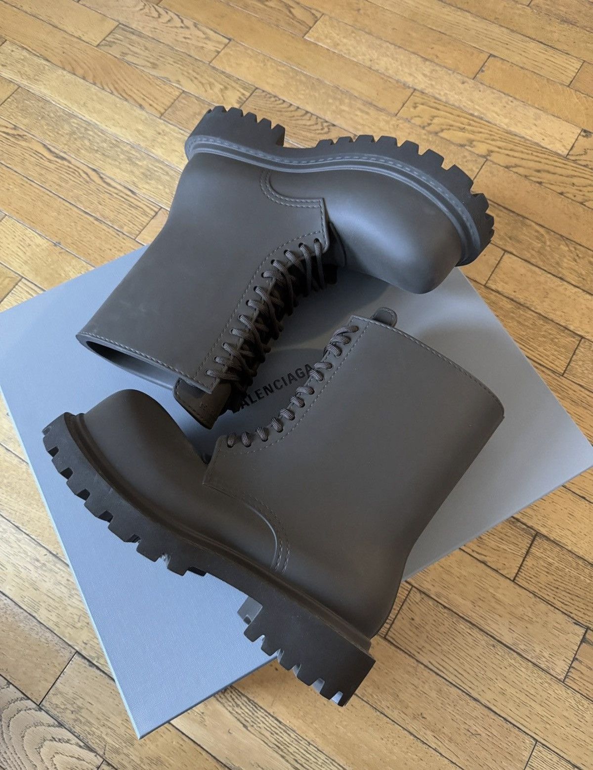 Balenciaga steroid boots brown