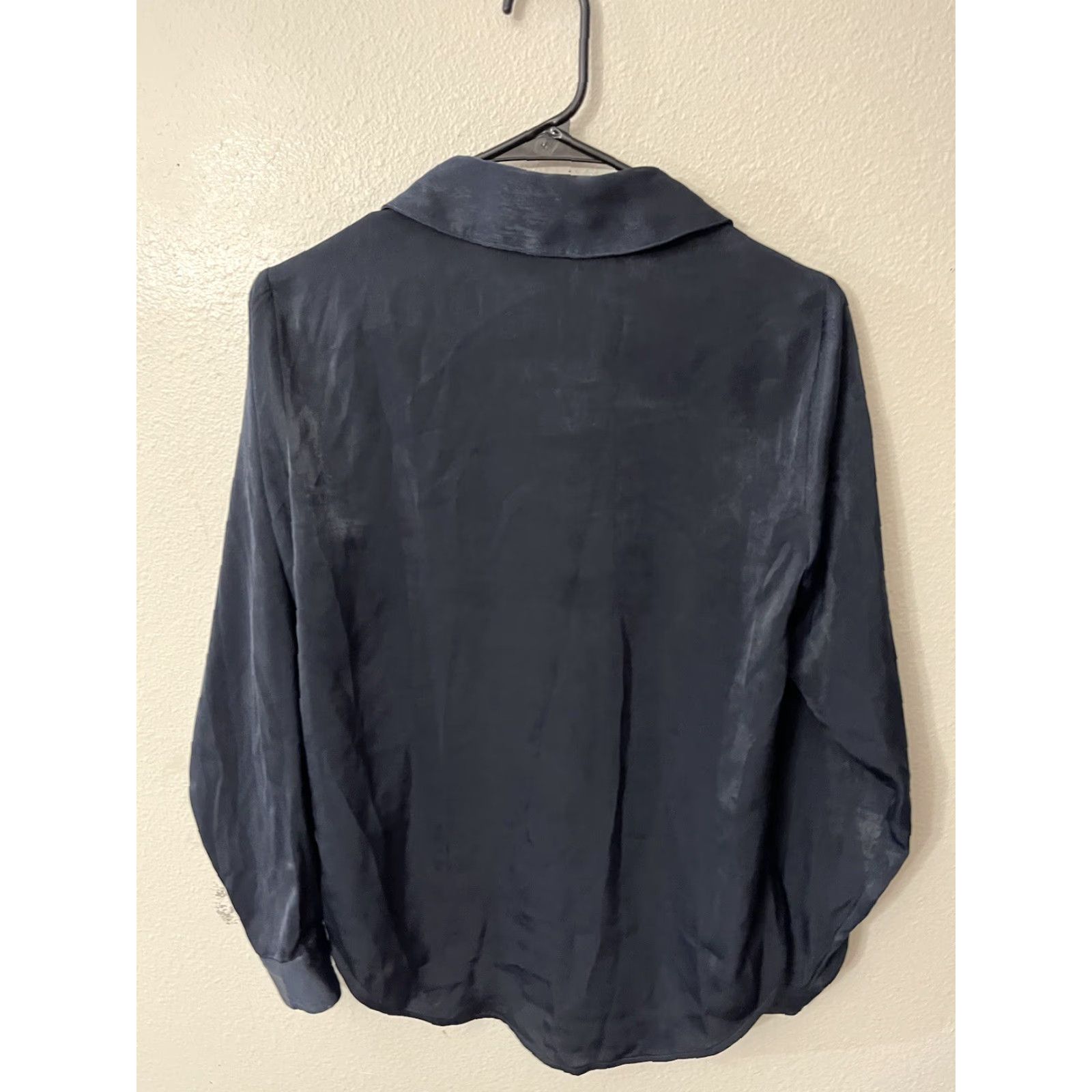 Michael Kors Michael Kors Button-Up Shirt XS Women Navy Blue Polyester Geometric Pattern Long Sleeve Collared Size XS / US 0-2 / IT 36-38 - 2 Thumbnail