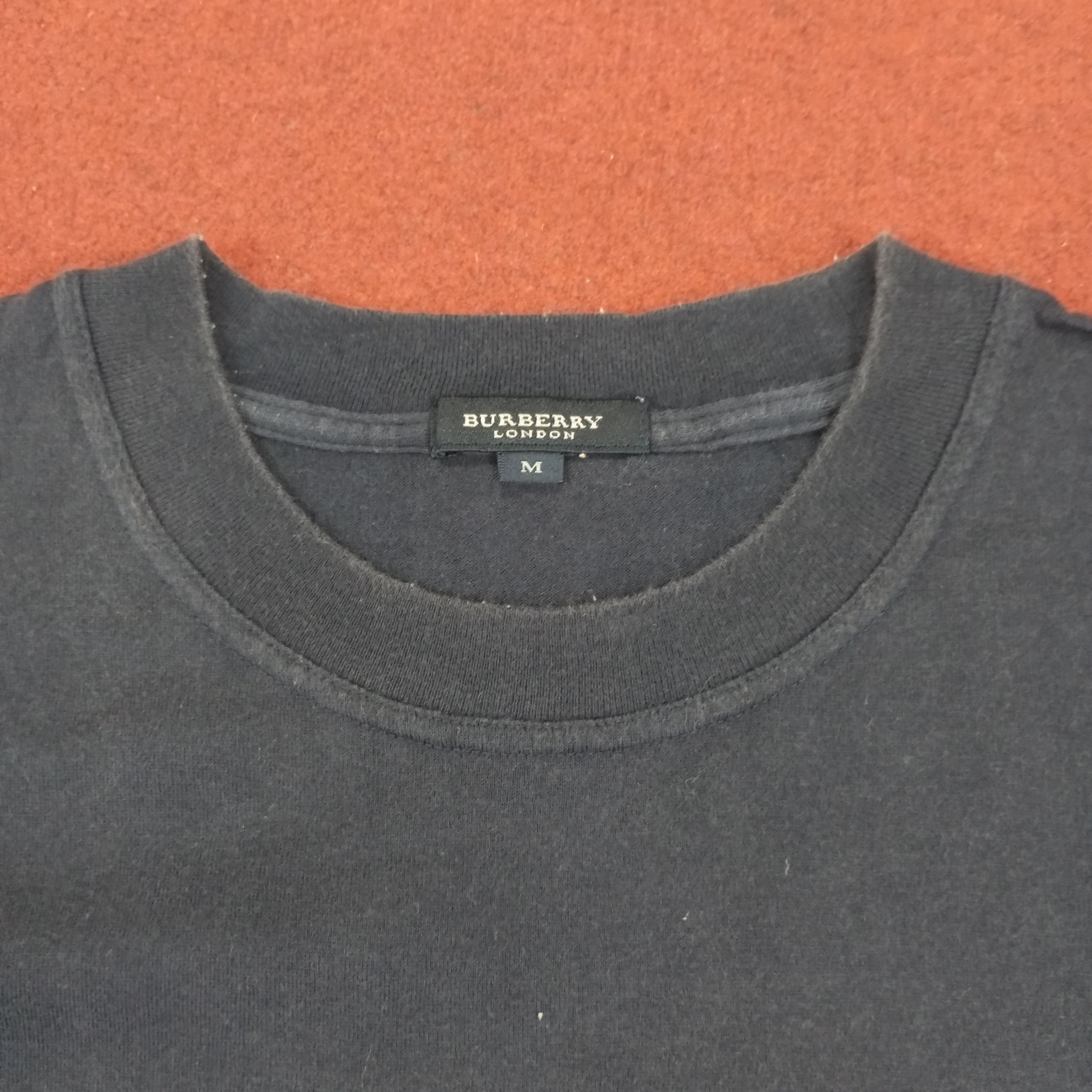 Burberry Burberry London Small Logo Design Custom Art Tshirt Size US L / EU 52-54 / 3 - 4 Thumbnail