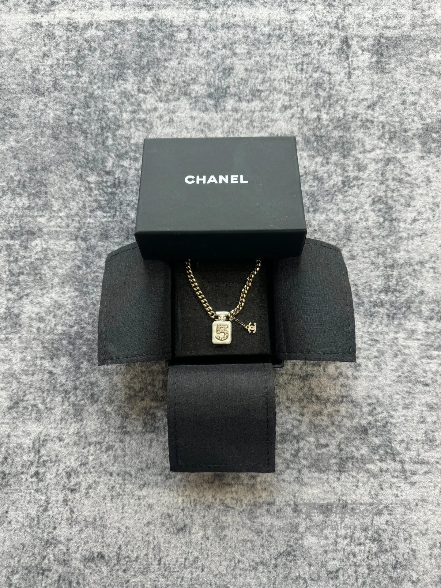 Chanel Chanel Diamond Perfume Bottle Necklace| Size ONE SIZE - 1 Thumbnail