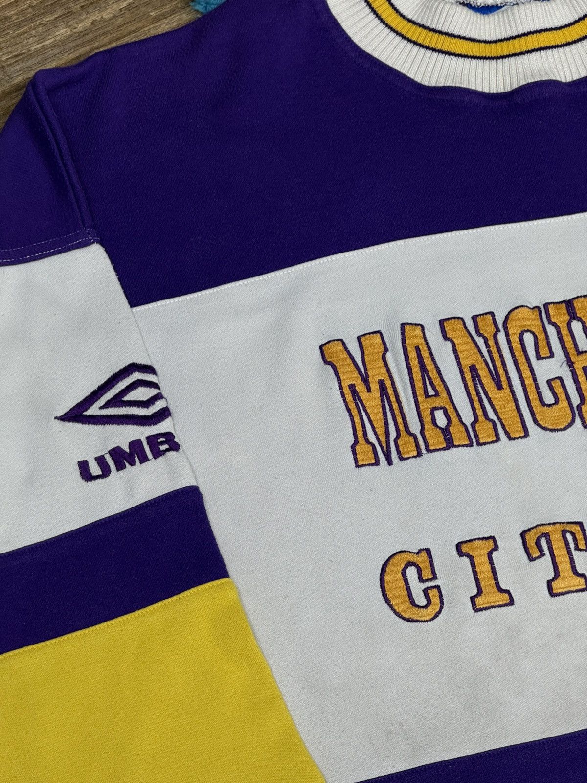 Umbro Vintage Umbro Manchester City 90 Big Logo White Sweatshirt Size US XL / EU 56 / 4 - 6 Thumbnail