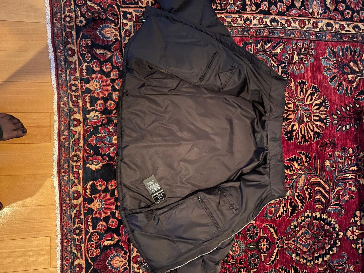 Prada Prada Daunenjacke aus Re-Nylon Size US L / EU 52-54 / 3 - 4 Thumbnail