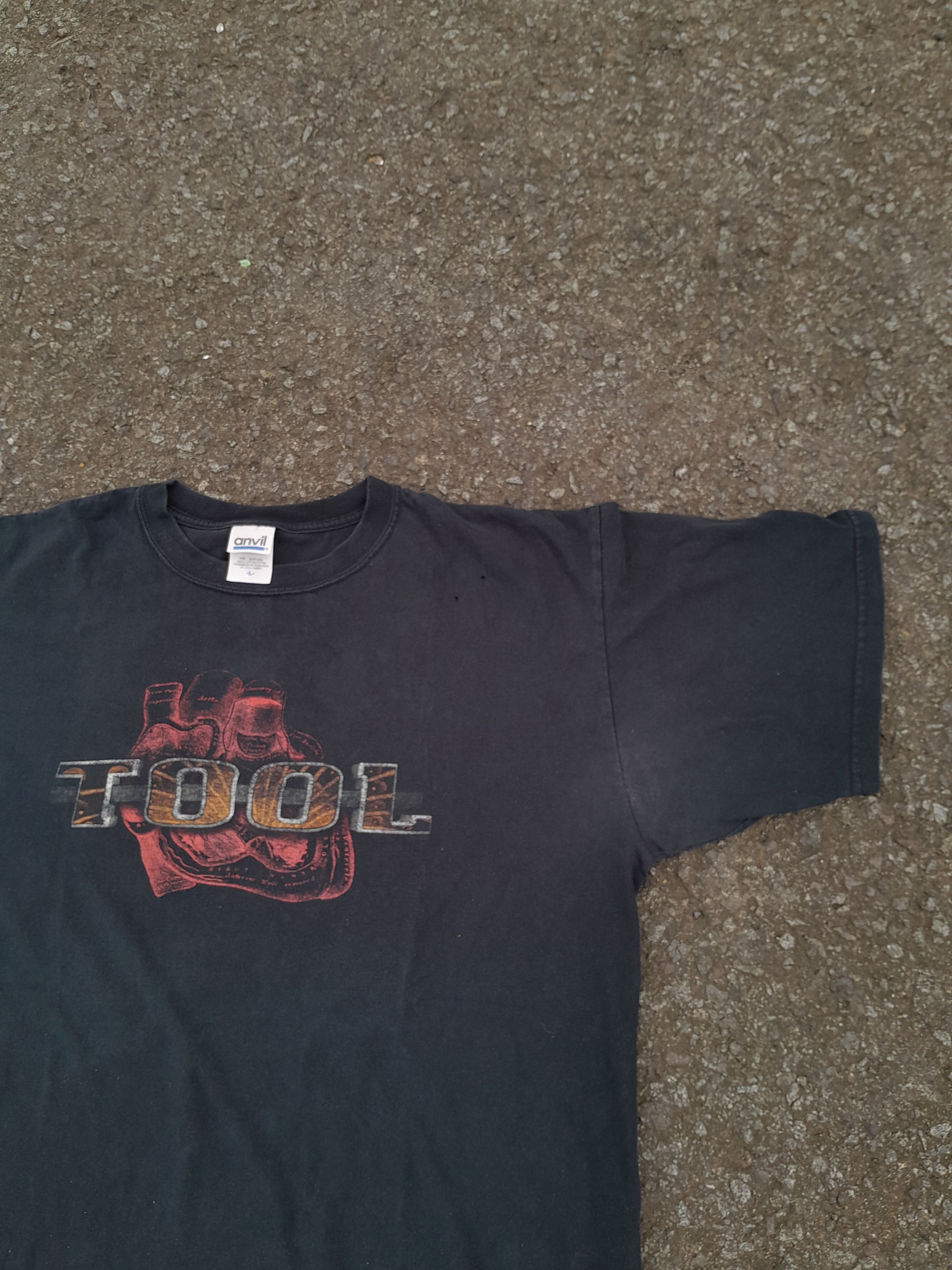 Band Tees Vintage band TOOL Undertow anatomical heart 2004 t-shirt Size US L / EU 52-54 / 3 - 7 Thumbnail