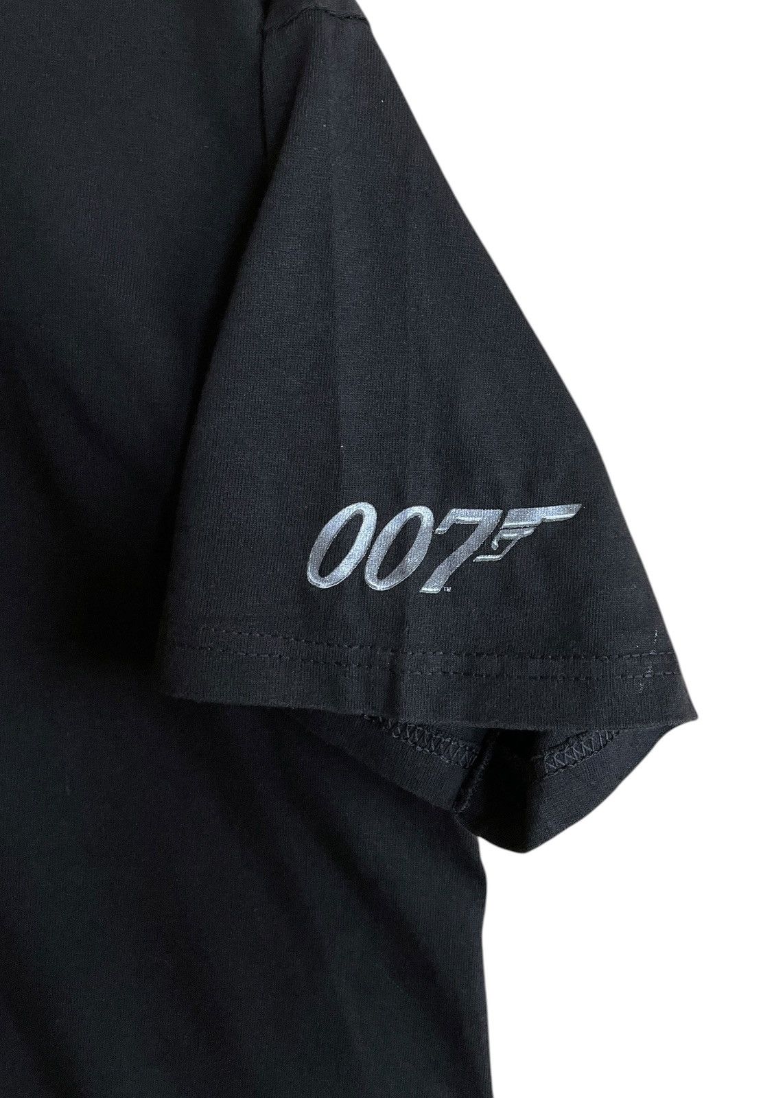 Vintage Vintage Movie James Bond 007 T-shirt 1999s Size US L / EU 52-54 / 3 - 4 Thumbnail