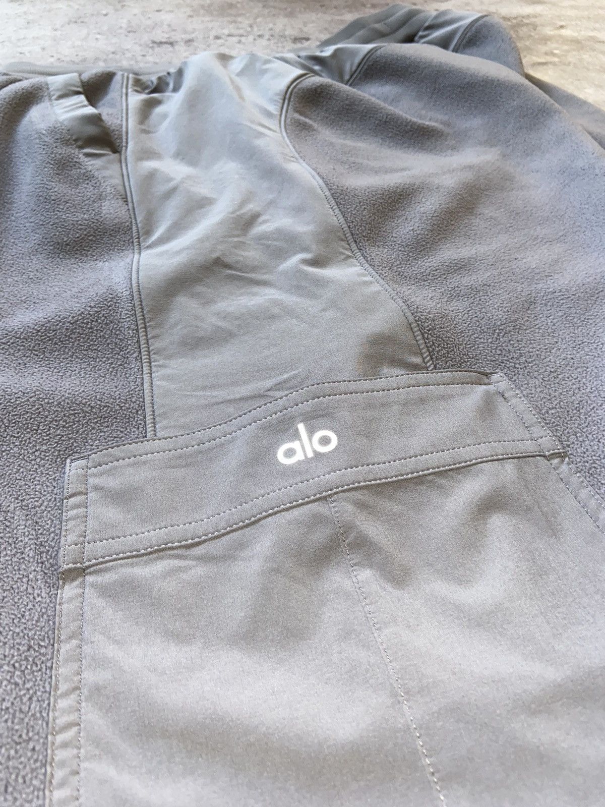 Alo Alo yoga cargo fleece nylon pants Size US 36 / EU 52 - 4 Thumbnail
