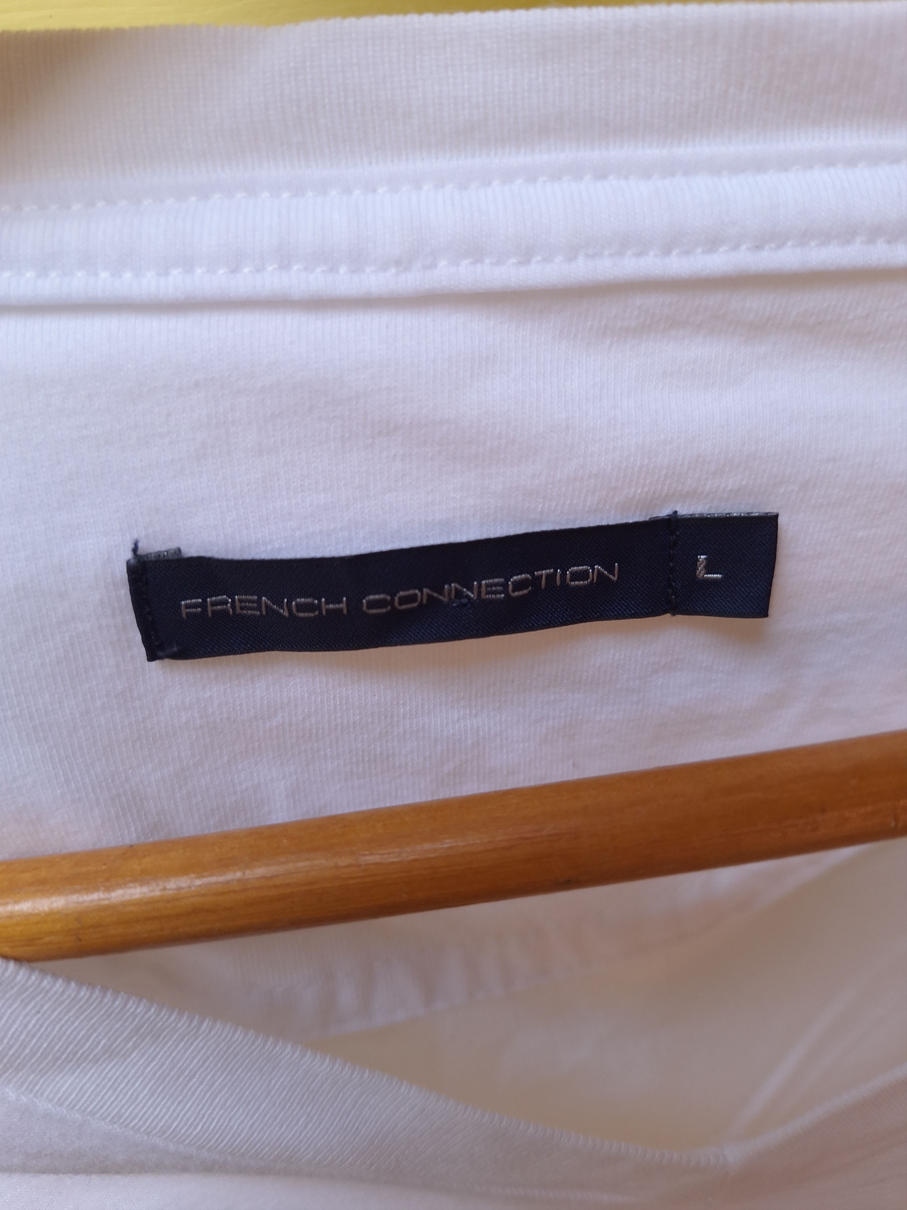 Designer × French Connection French Connection Skull V Neck tee shirt Size US M / EU 48-50 / 2 - 5 Thumbnail