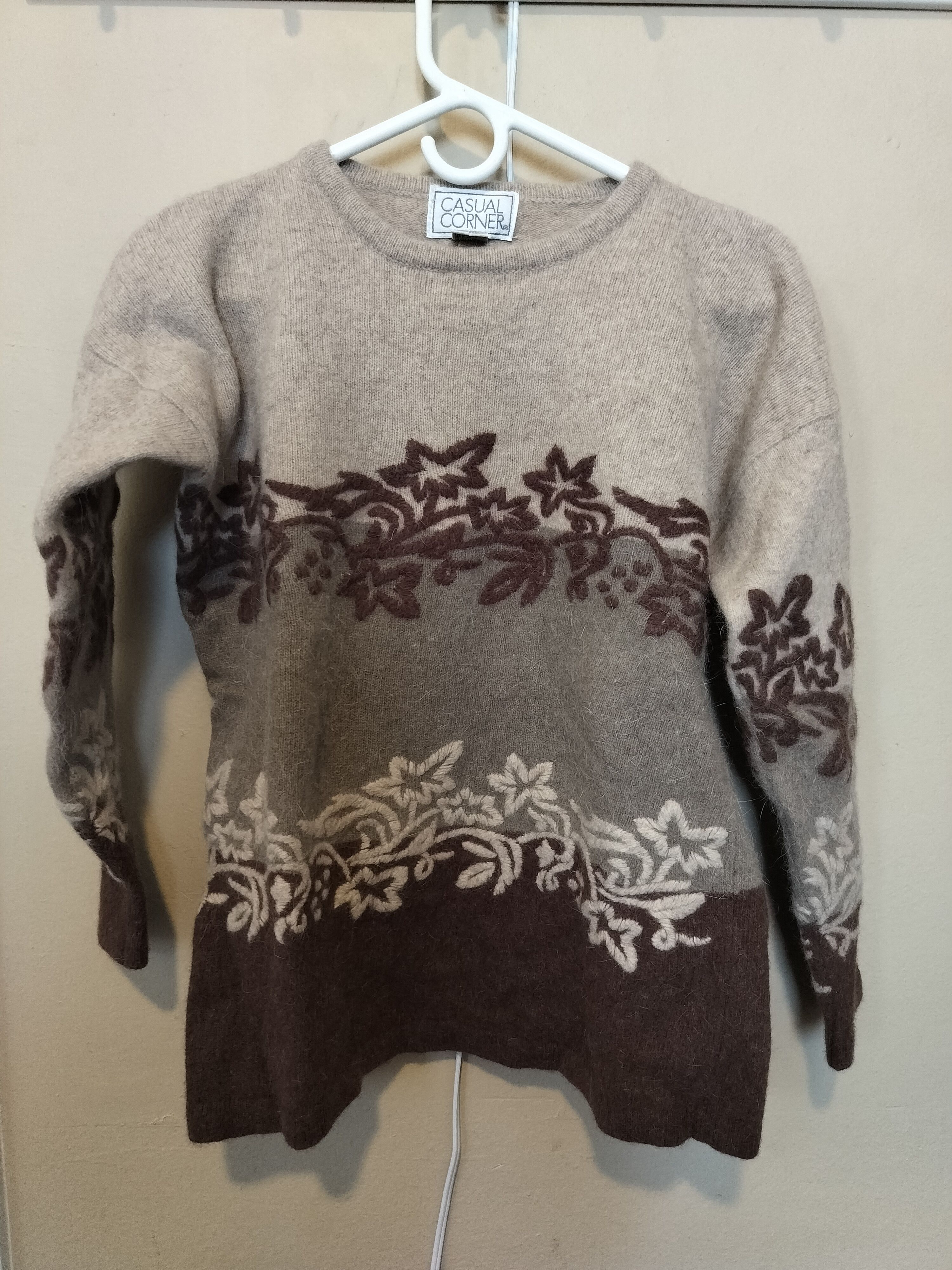 Other Lamb wool and Rabbit Hair Sweater by Casual Corner, 90s Size M / US 6-8 / IT 42-44 - 1 Thumbnail
