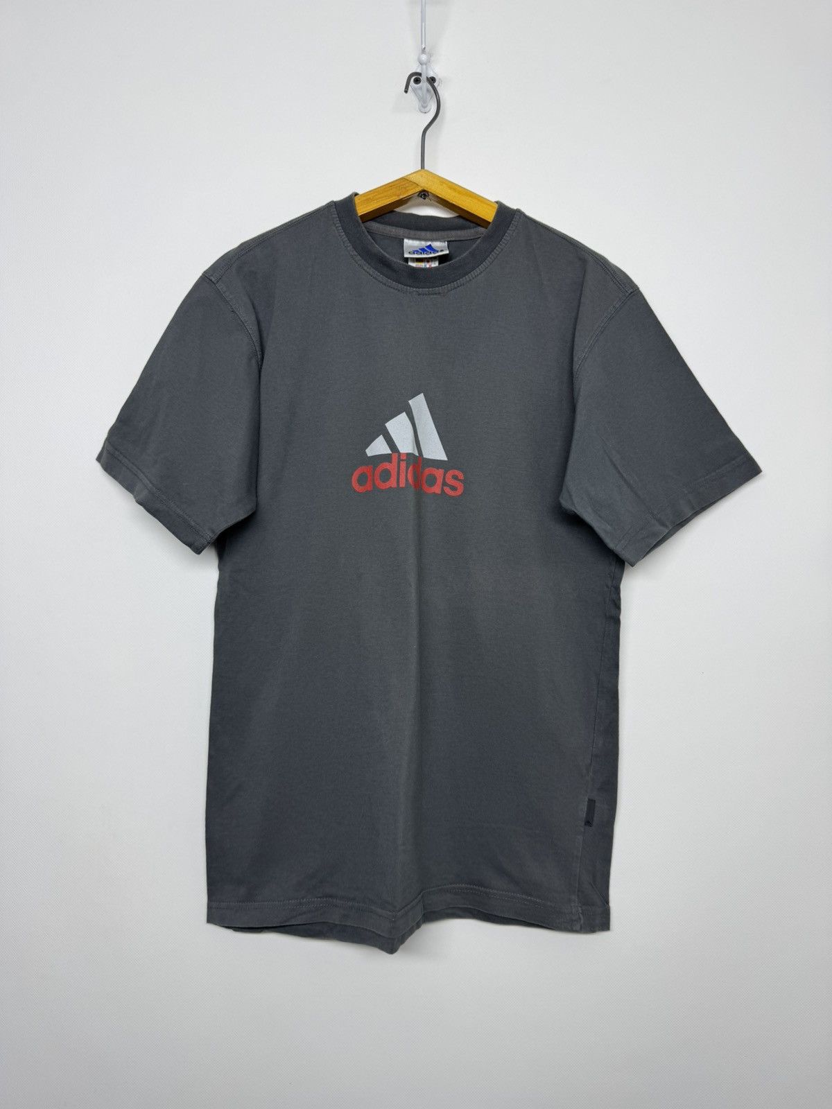 Adidas Vintage Adidas Big Logo T-Shirt 90’s Size US L / EU 52-54 / 3 - 3 Thumbnail