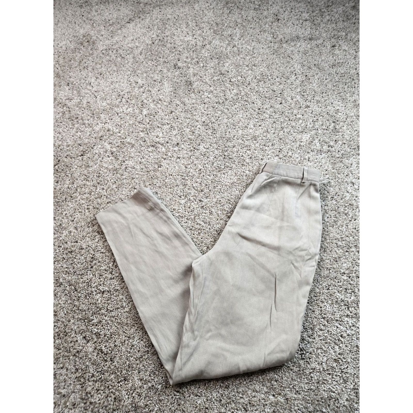 Emporio Armani VINTAGE Emporio Armani Pants Womens 42 Beige Pleated Front High Waist Tapered Size 28" / US 6 / IT 42 - 2 Thumbnail