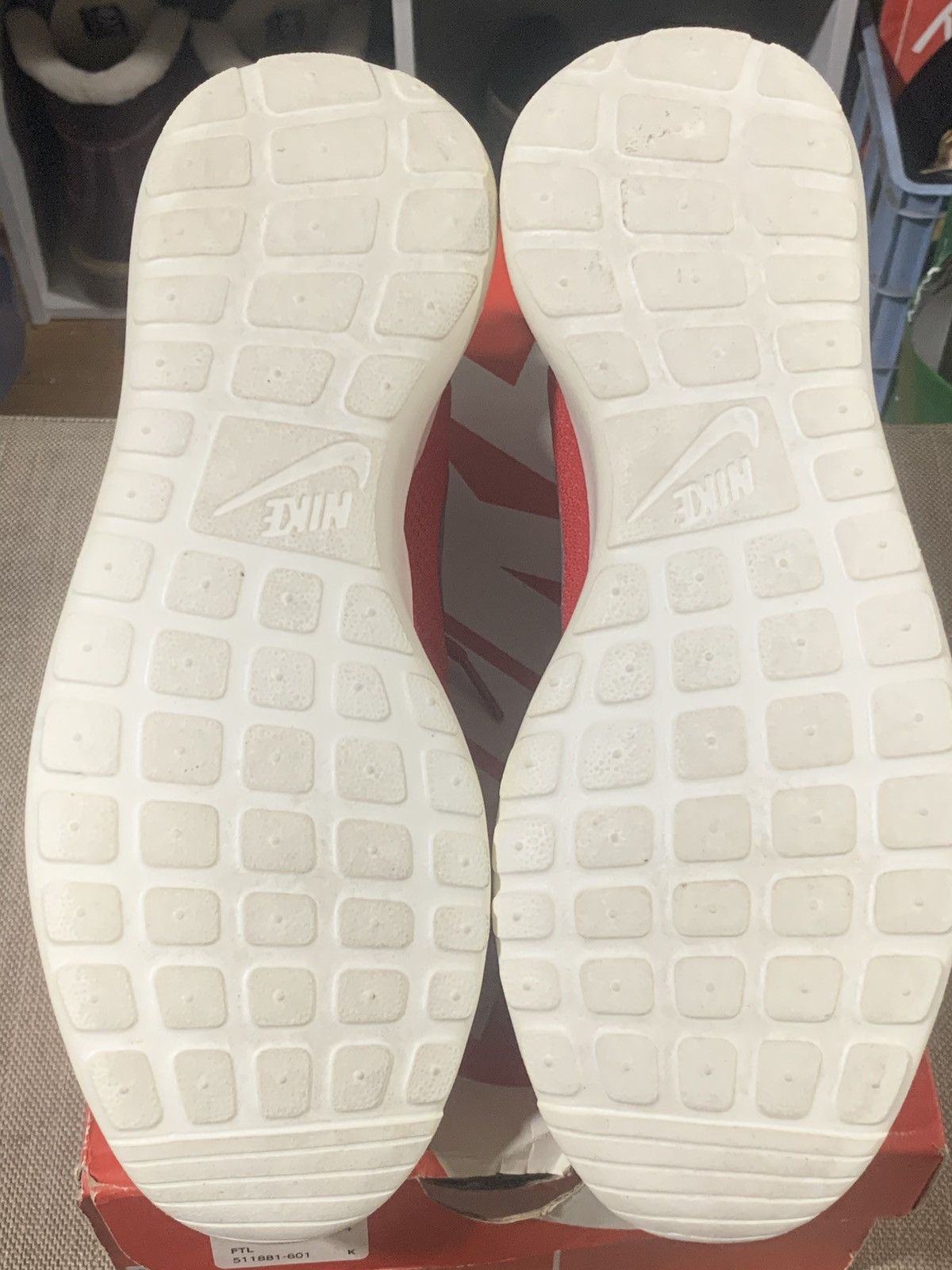 Nike Nike Roshe Run Sport Red/Cool Grey/Sail Size 9 OG ALL Size US 9 / EU 42 - 6 Thumbnail