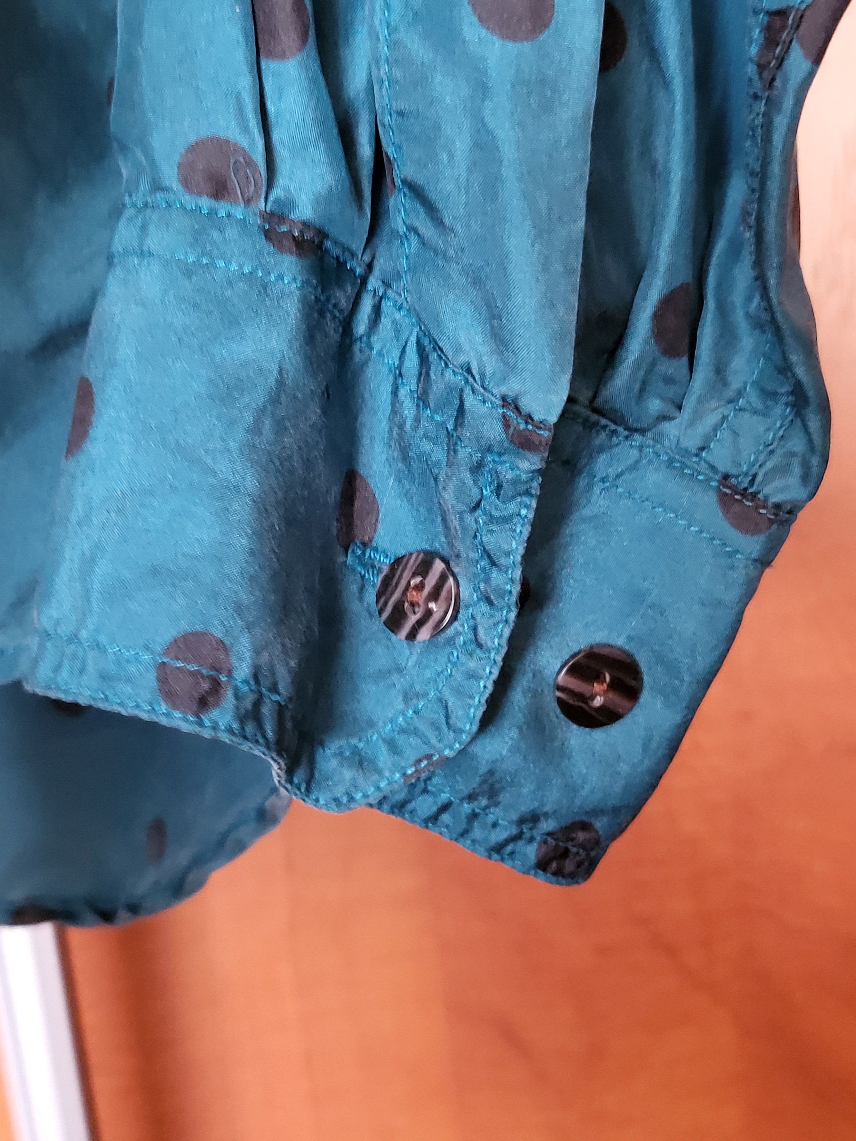 Other Royal china lux silk shirt.Size M but fit L. Size US M / EU 48-50 / 2 - 3 Thumbnail