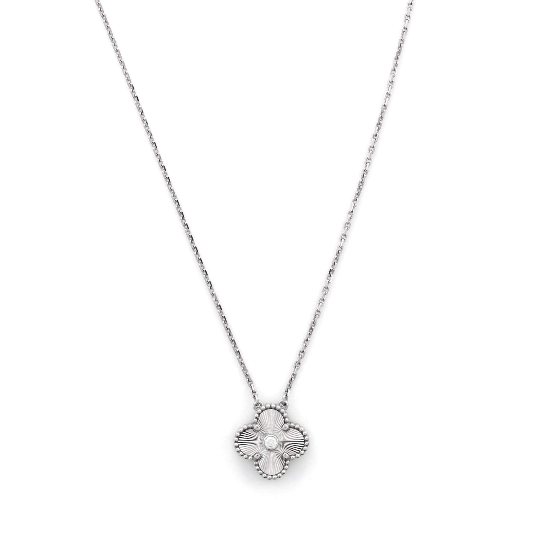 Van Cleef & Arpels Vintage Alhambra Pendant Necklace Size ONE SIZE - 1 Thumbnail